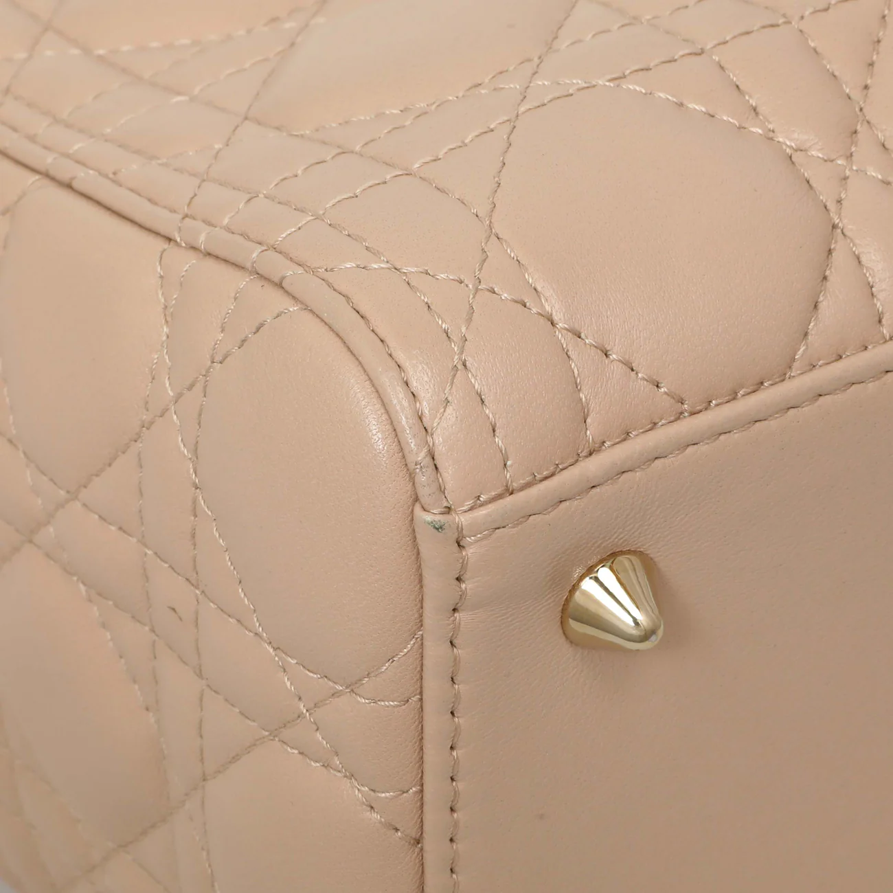 Christian Dior Light Pink Lambskin Cannage Medium Lady Dior - Image 6