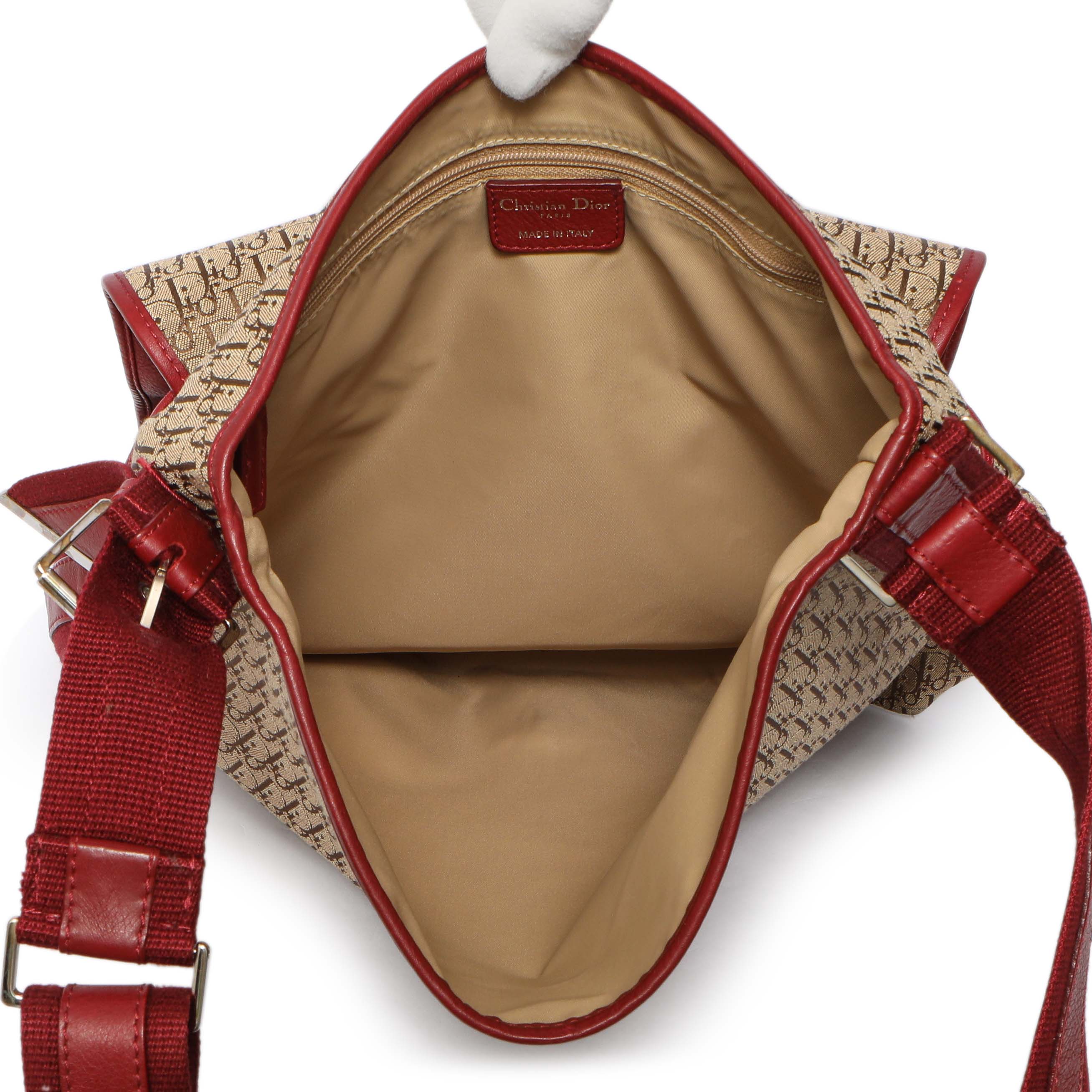 Christian Dior Street Chic Shoulder Bag - Image 9