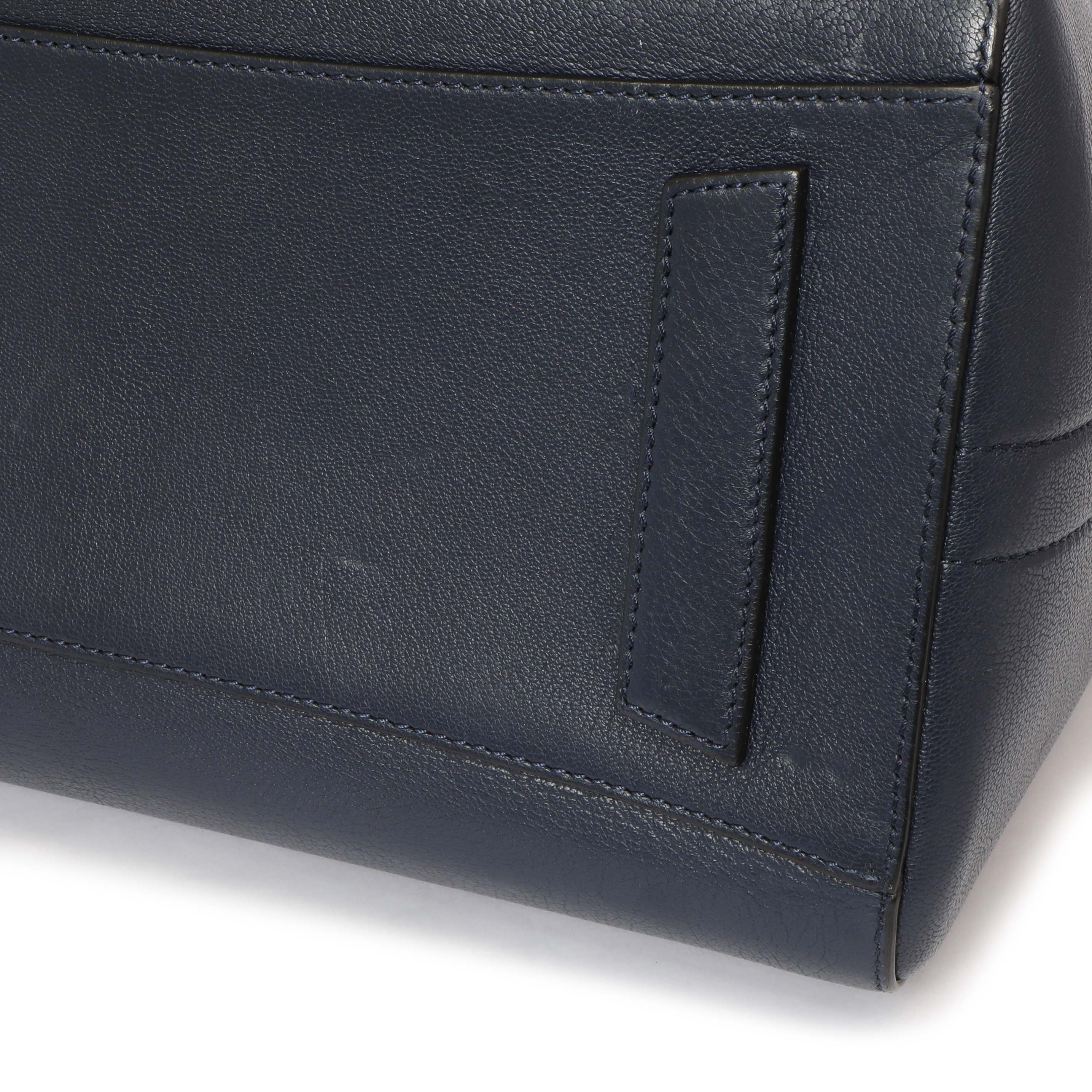 Givenchy Blue Sugar Goatskin Medium Antigona - Image 14