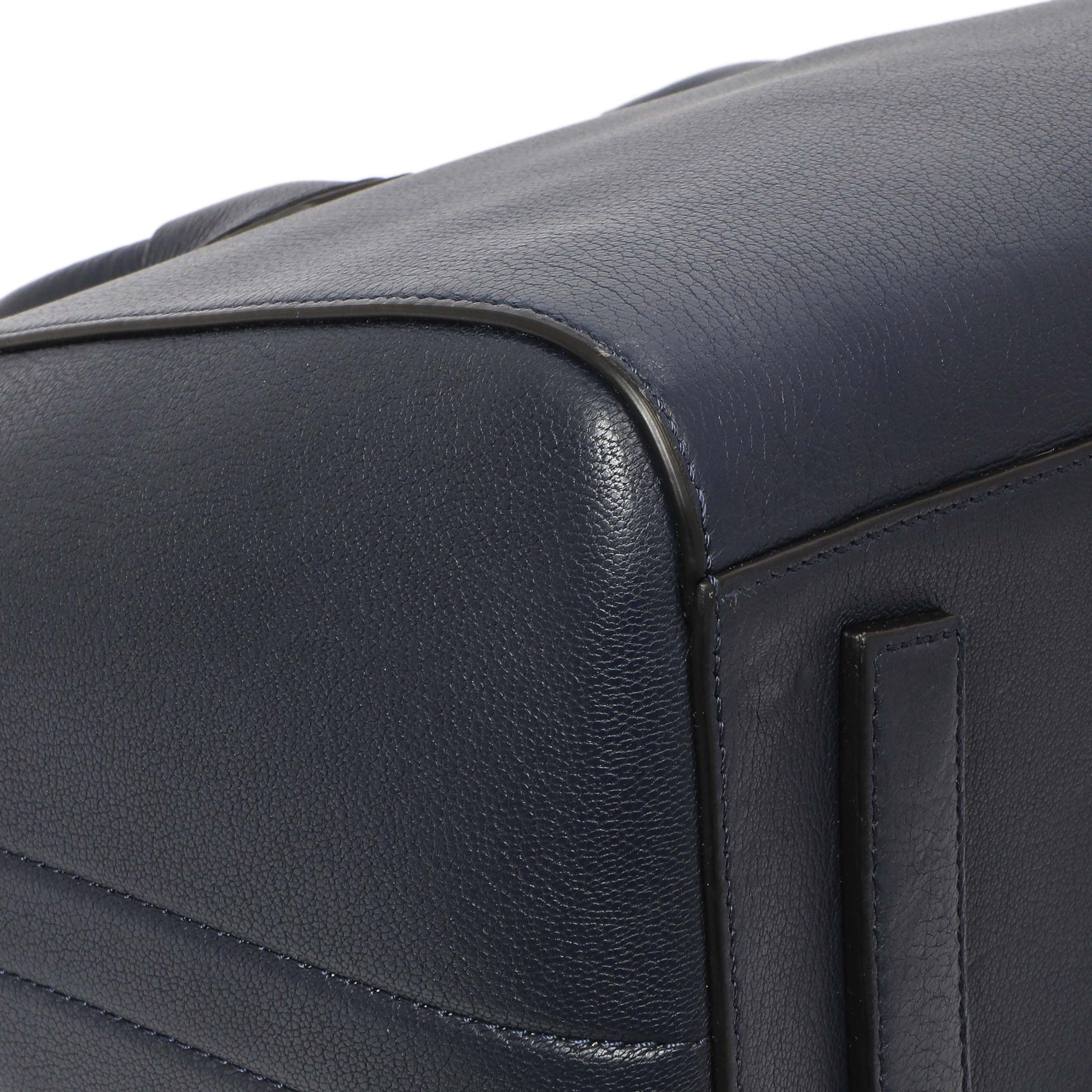 Givenchy Blue Sugar Goatskin Medium Antigona - Image 4