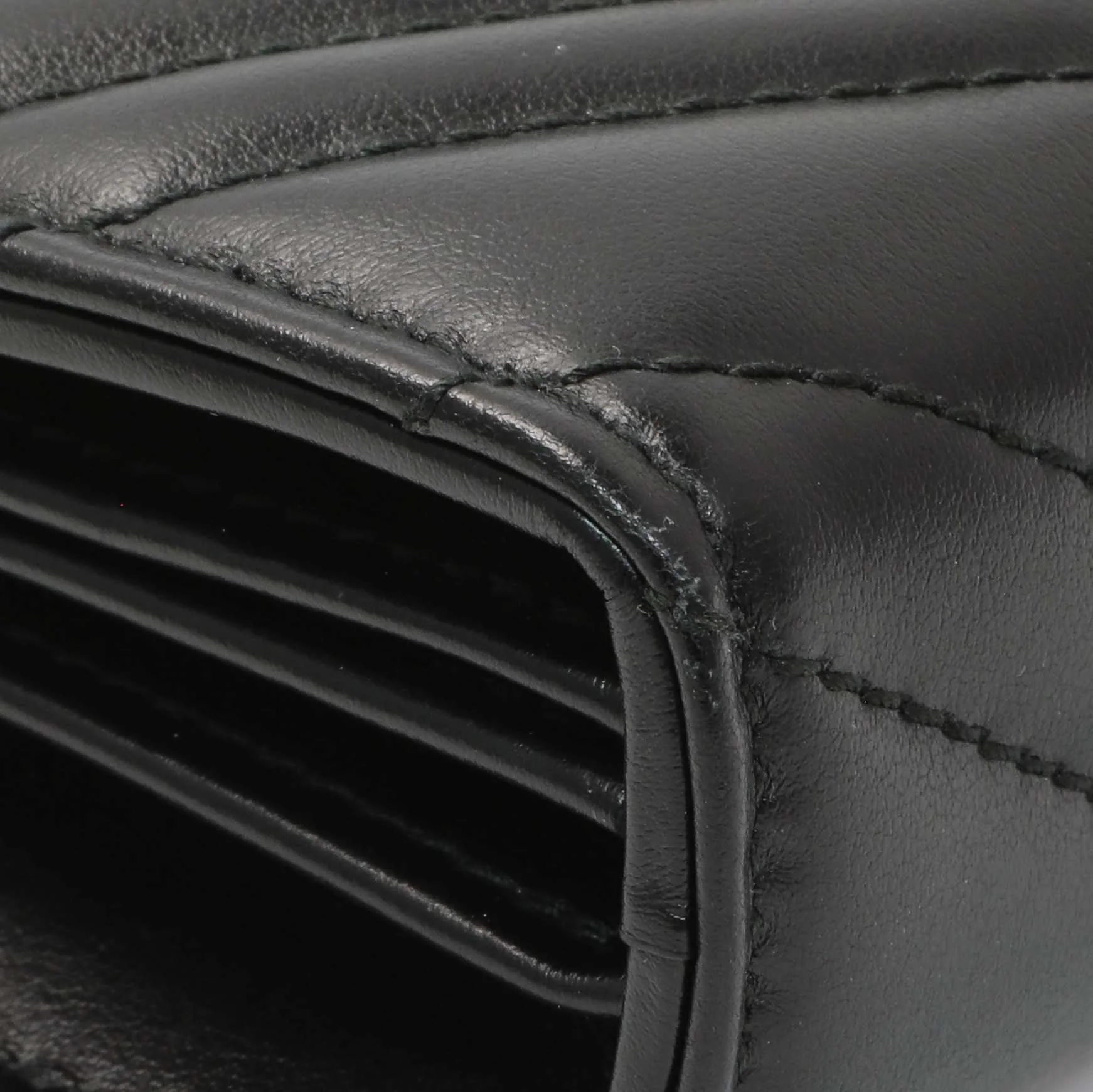 Gucci Black Calfskin Matelasse GG Marmont Chain Wallet - Image 4