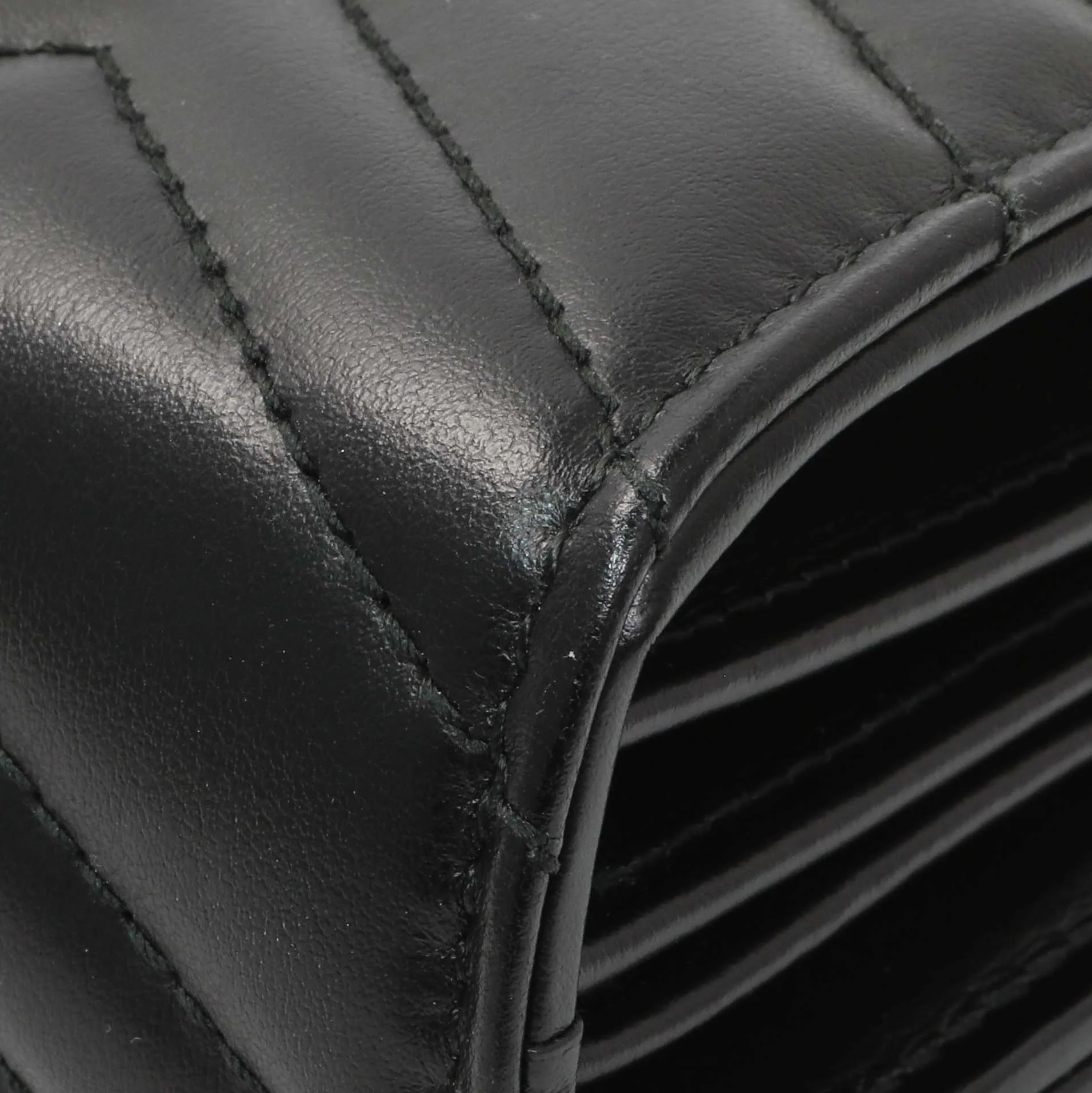 Gucci Black Calfskin Matelasse GG Marmont Chain Wallet - Image 7