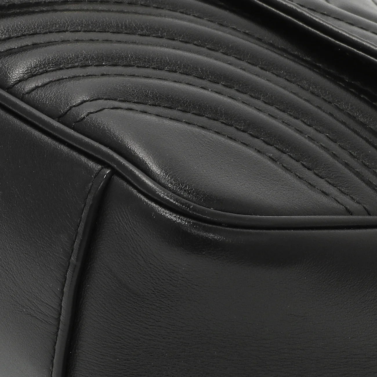 Gucci Black Calfskin Matelasse Small GG Marmont Shoulder Bag - Image 5
