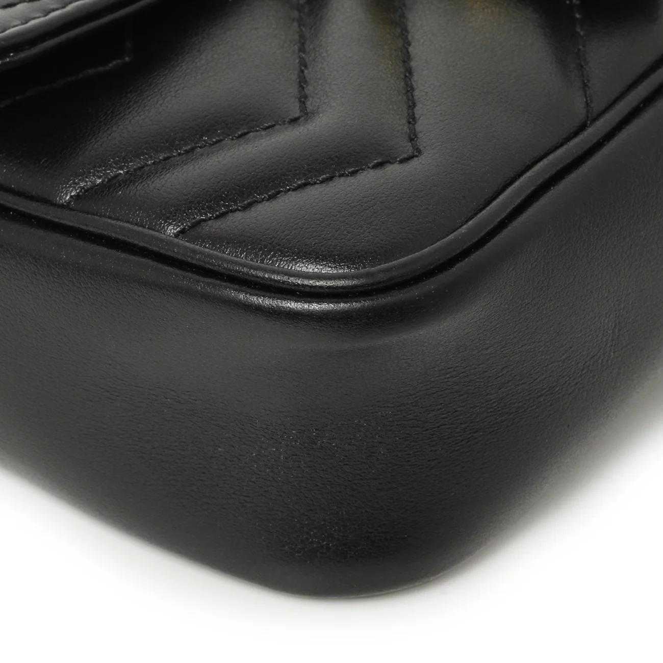 Gucci Black Calfskin Matelasse Super Mini GG Marmont - Image 4