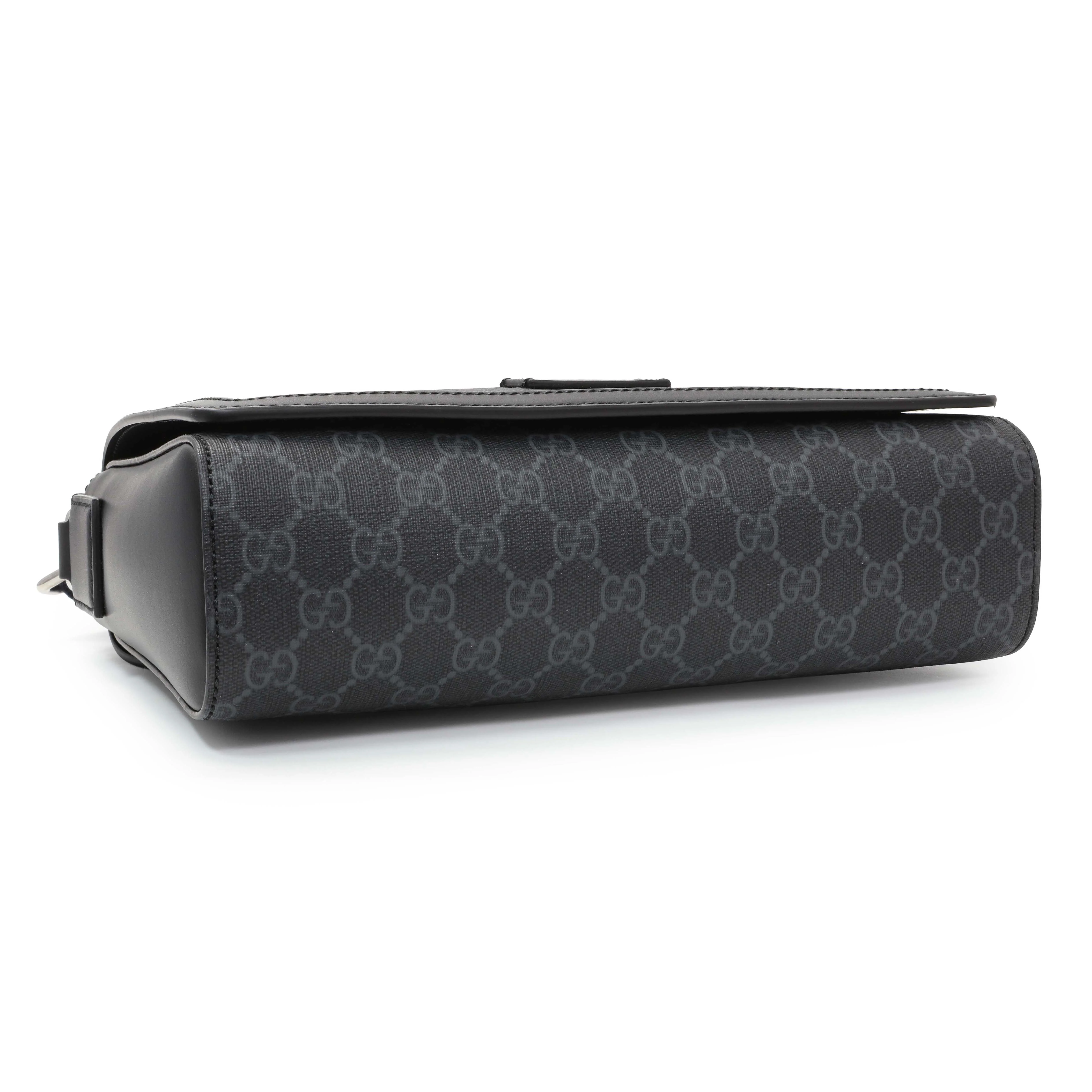 Gucci Black GG Supreme Monogram Medium Crossbody Messenger - Image 3