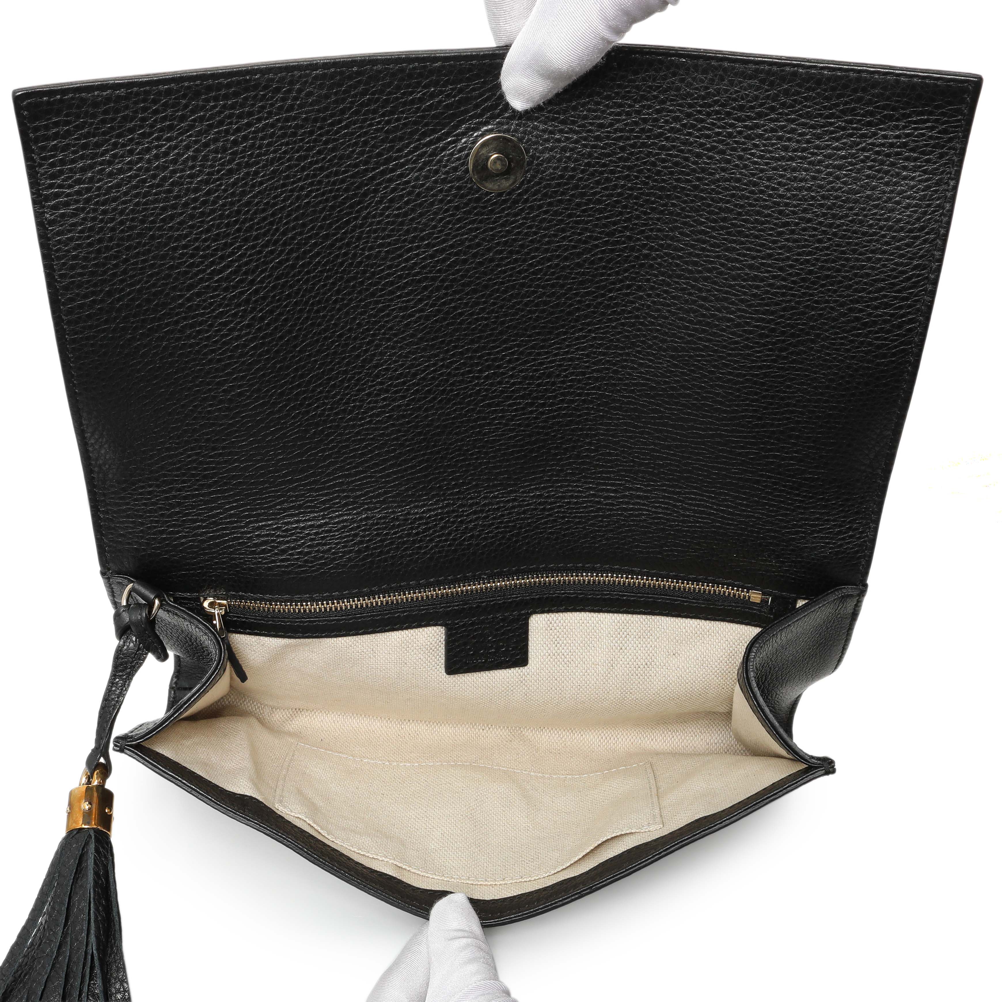 Gucci Black Leather Medium GG Soho Tassel Clutch - Image 4