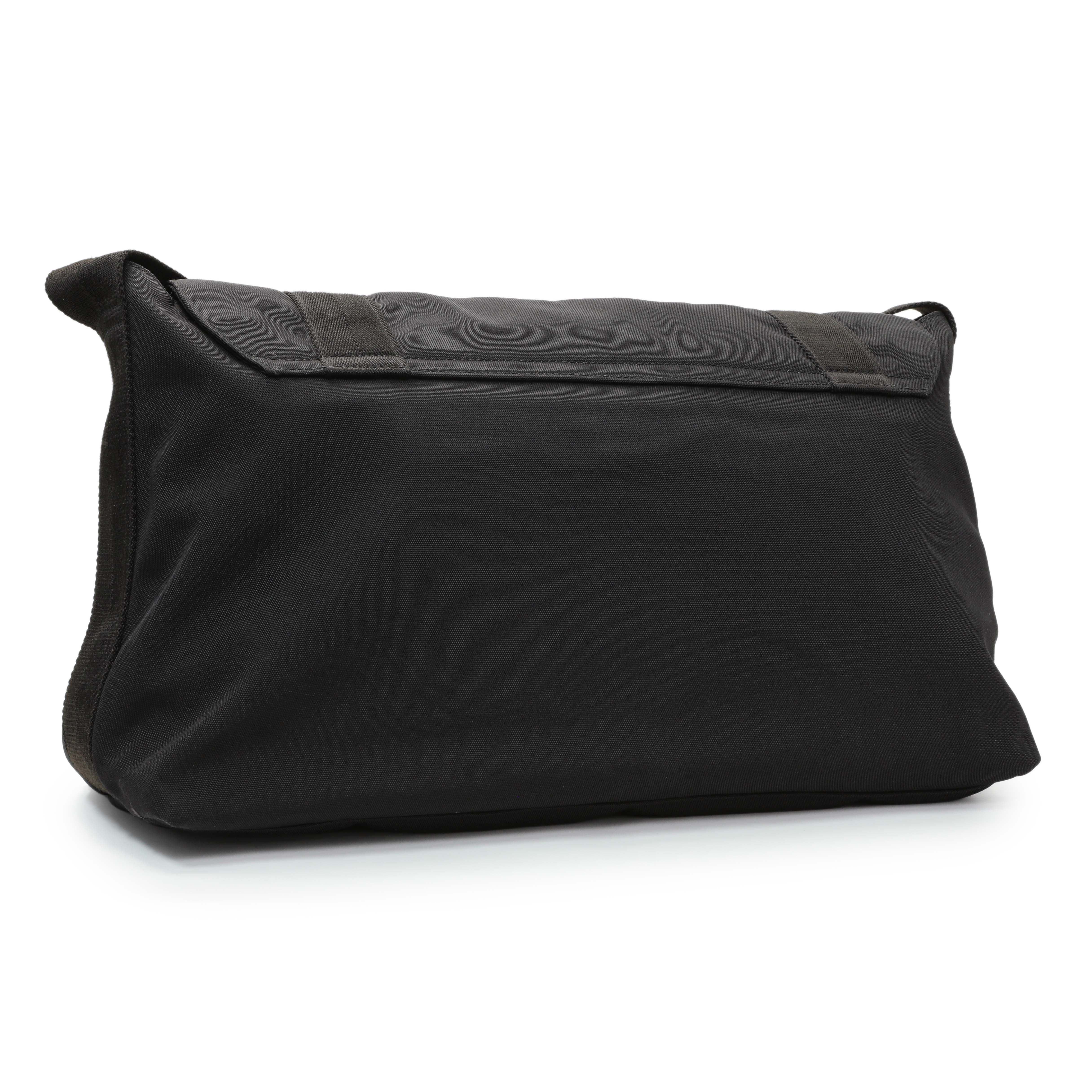 Gucci Black Nylon Messenger Crossbody Shoulder Bag - Image 2
