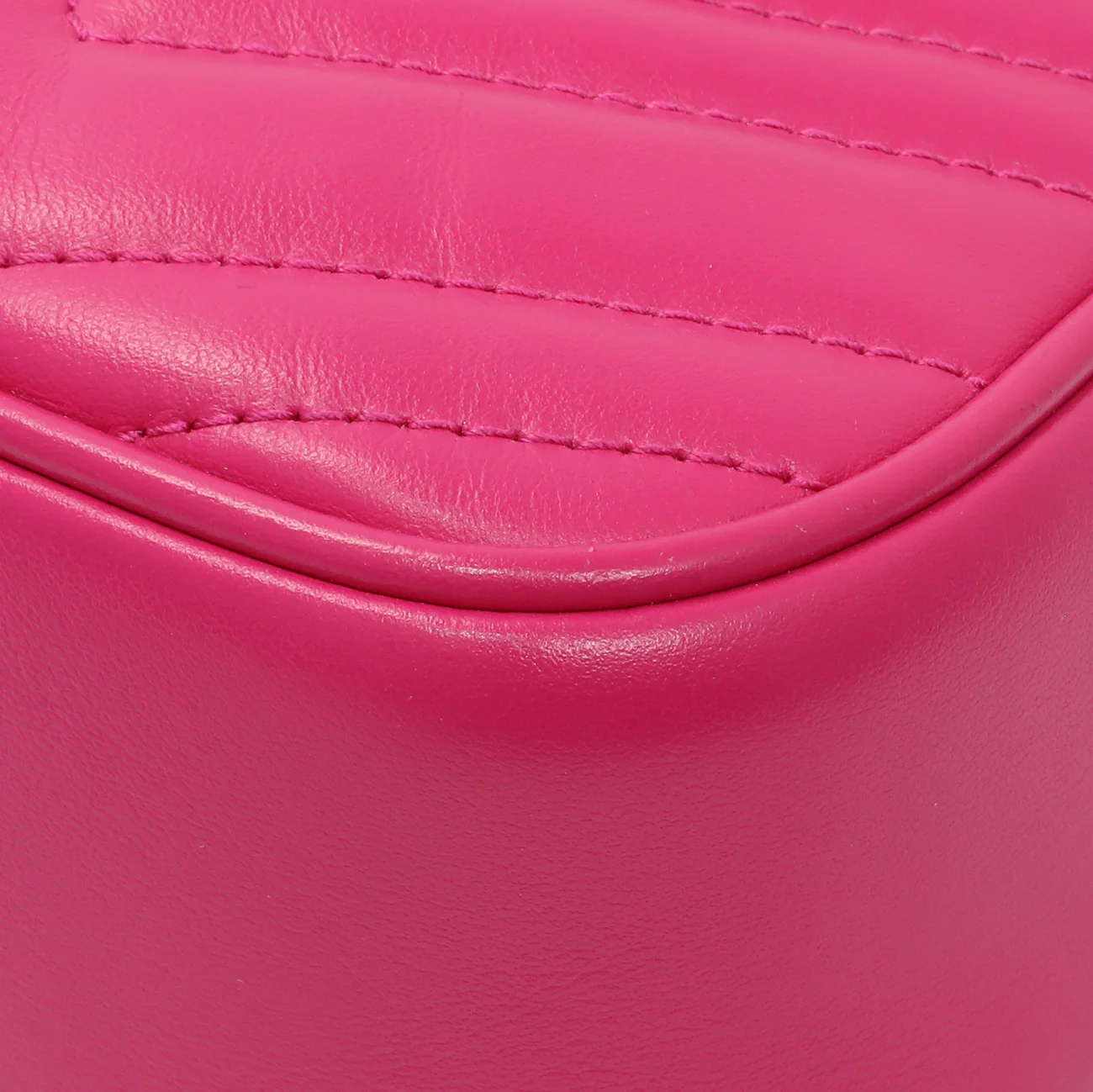Gucci Fuxia Calfskin Marmont Chain Bag - Image 5