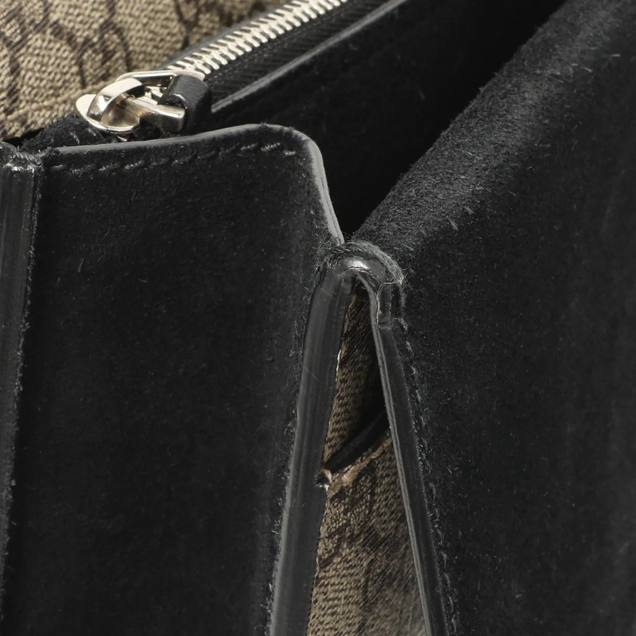 Gucci GG Supreme Monogram Medium Dionysus Shoulder Bag - Image 13