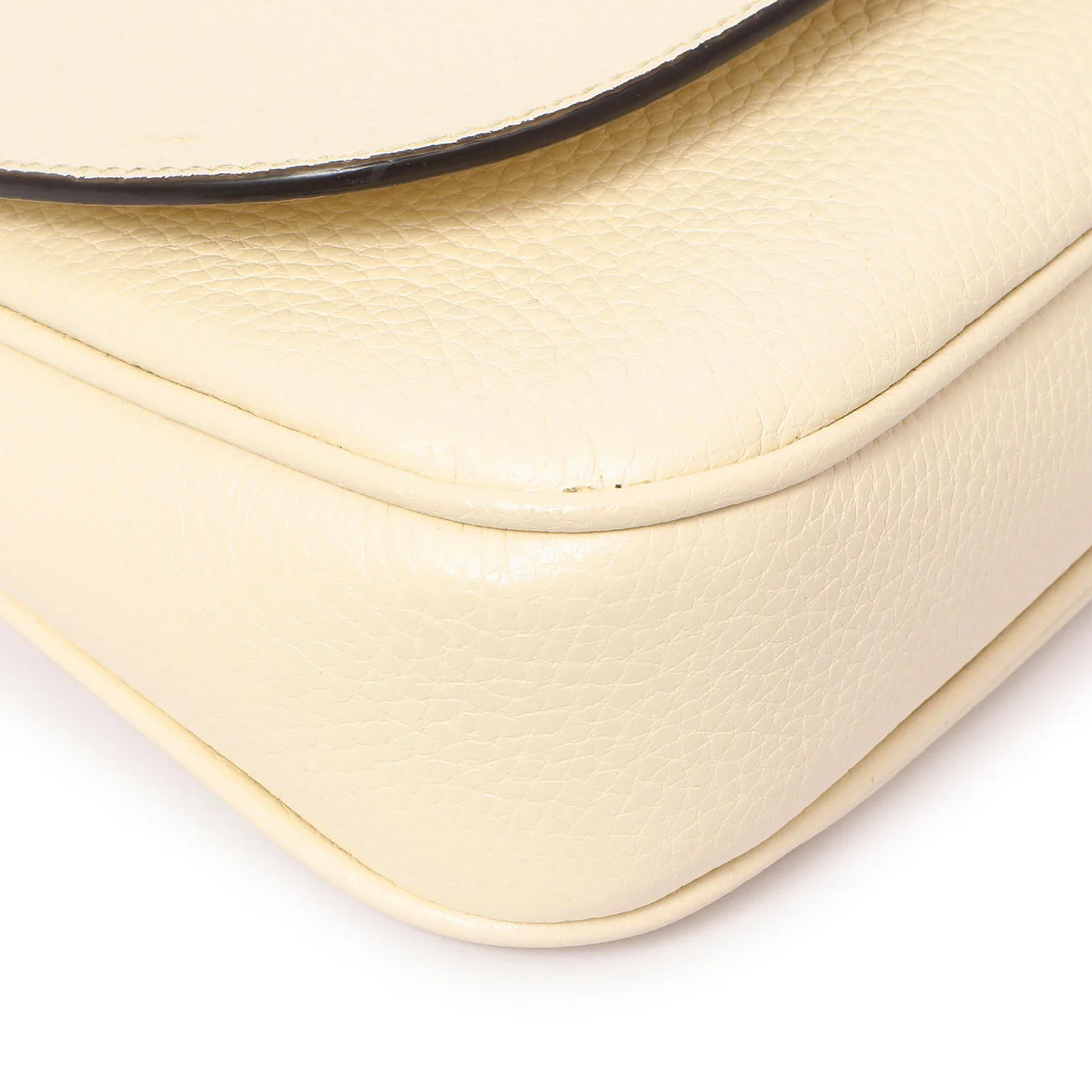 Gucci Ivory Pebbled Calfskin Medium Soho Flap Crossbody - Image 4