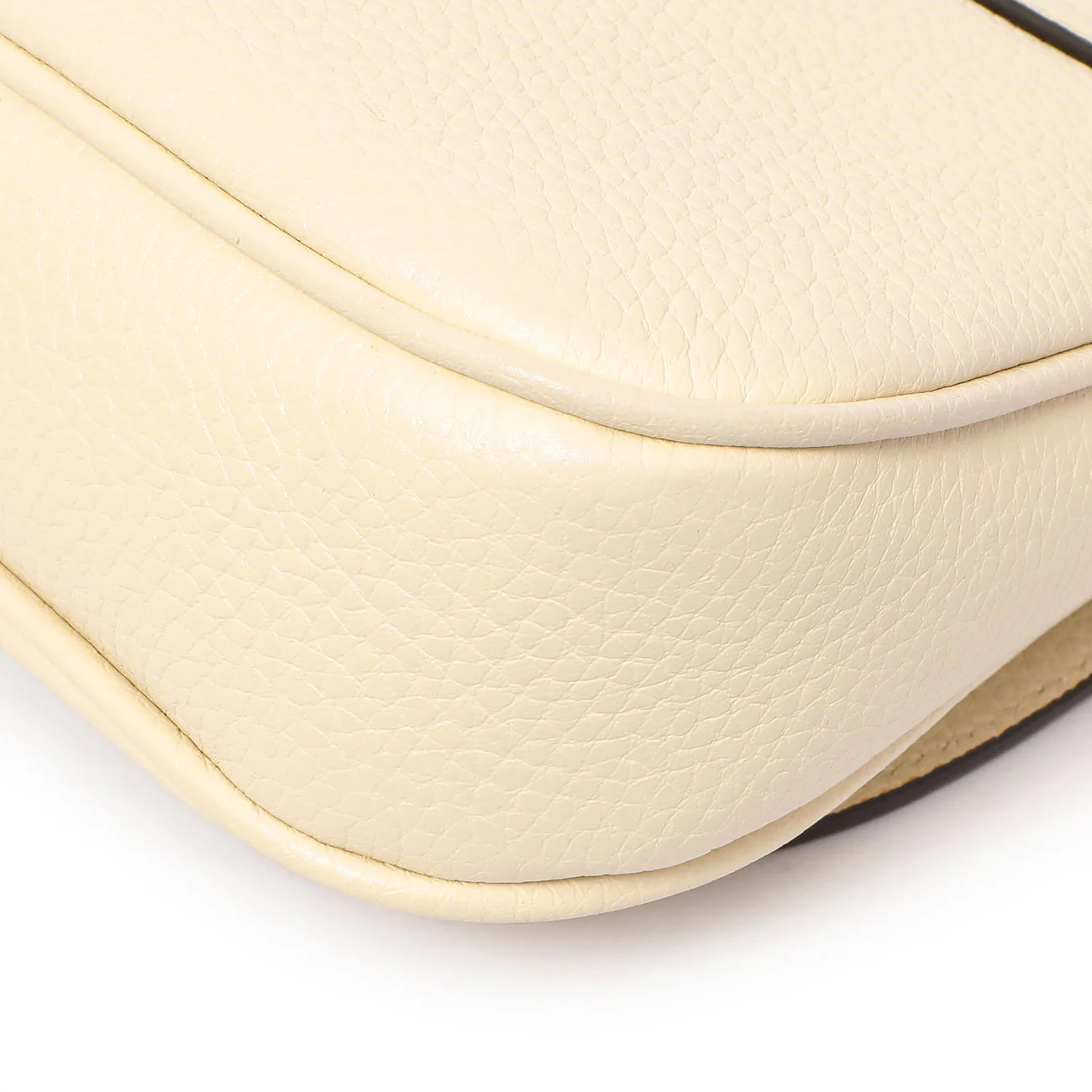 Gucci Ivory Pebbled Calfskin Medium Soho Flap Crossbody - Image 7