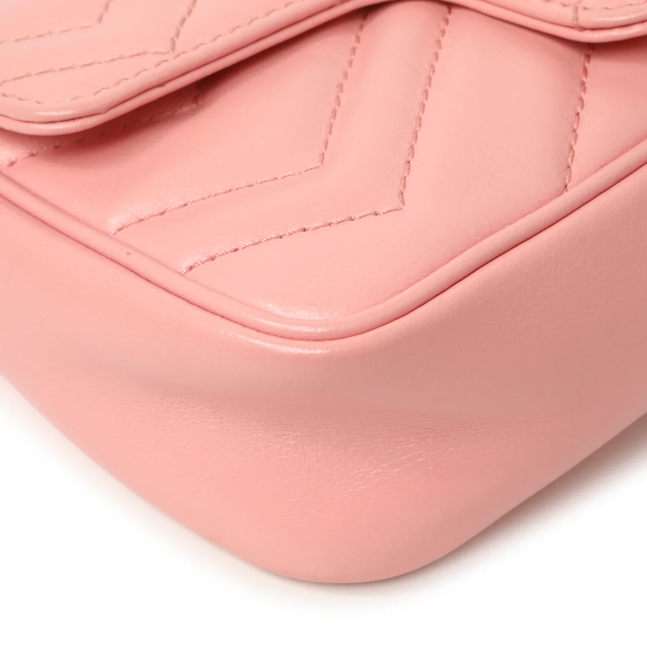 Gucci Pink Calfskin Matelasse Super Mini GG Marmont - Image 4