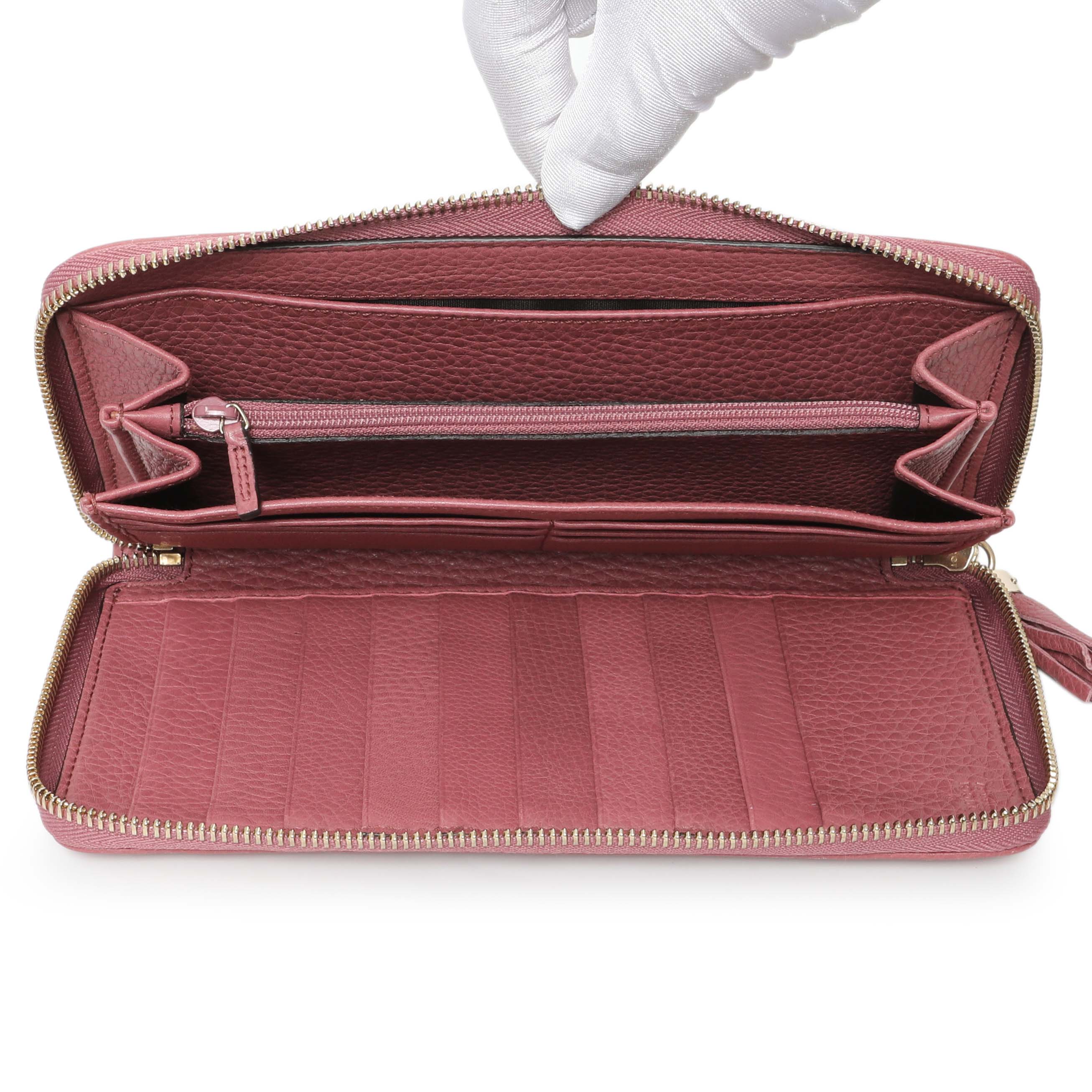Gucci Rose Pebbled Calfskin Soho Zip Around Wallet - Image 8