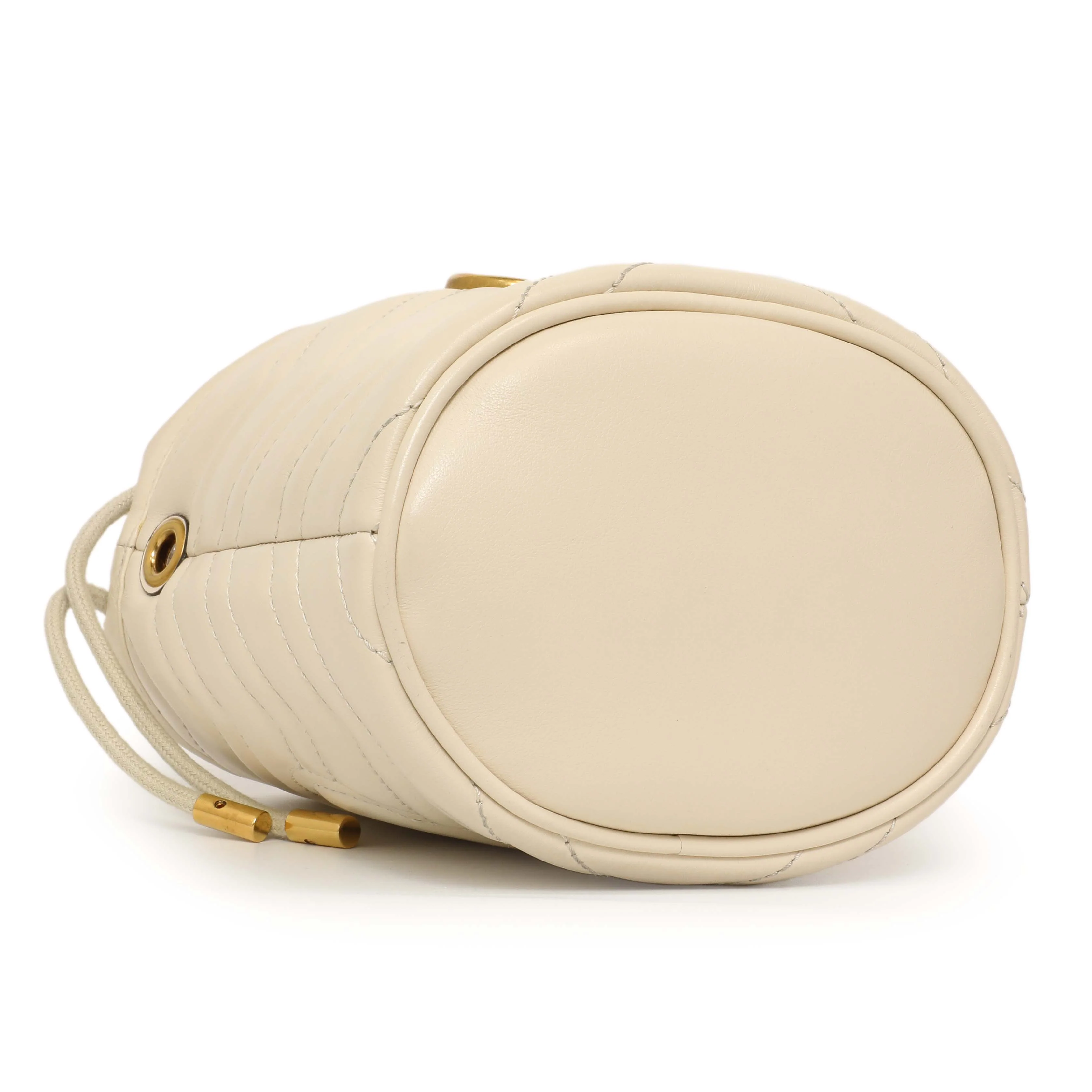 Gucci White Calfskin Matelasse Mini GG Marmont Bucket - Image 4