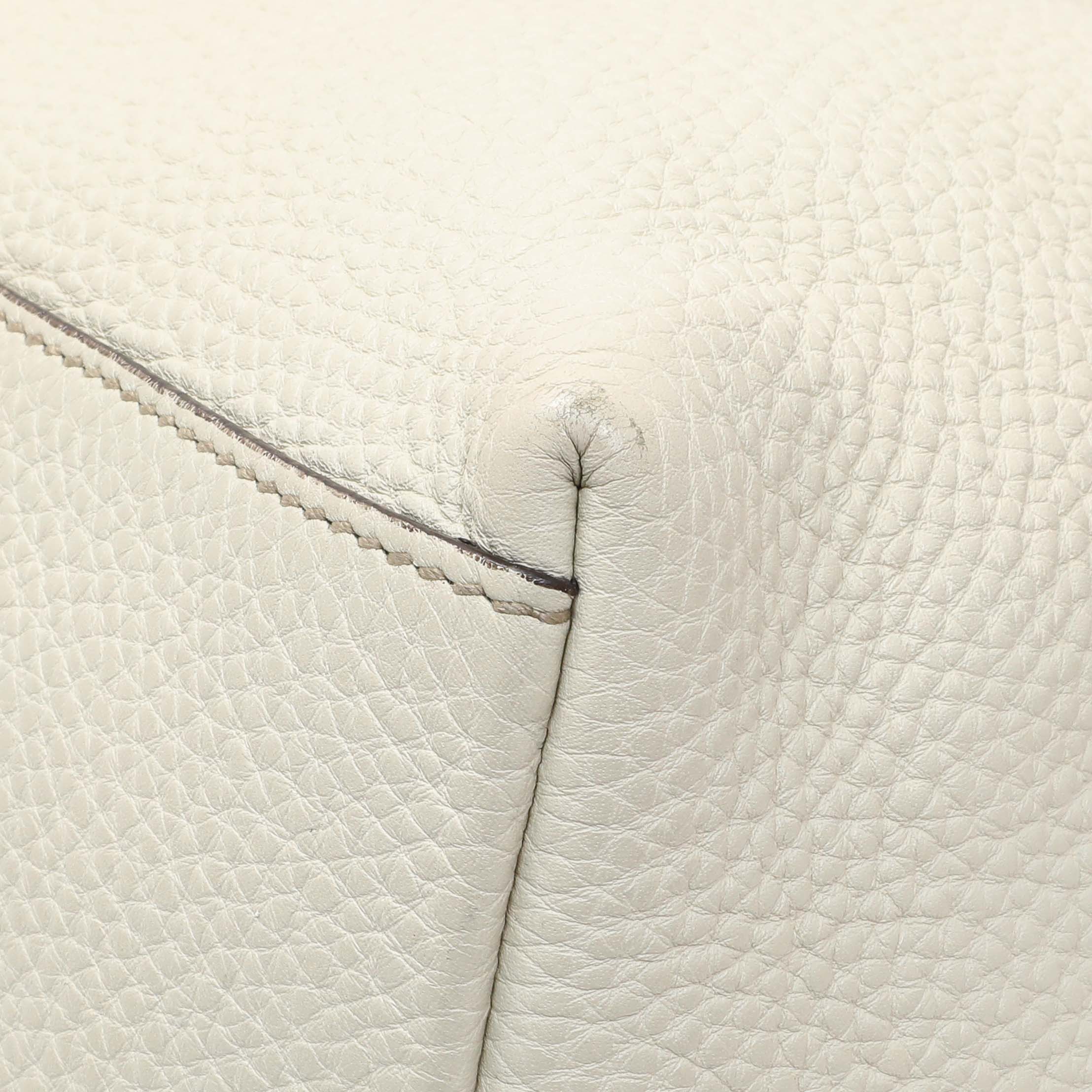 Gucci White Pebbled Calfskin Medium Soho Chain Shoulder Bag - Image 5
