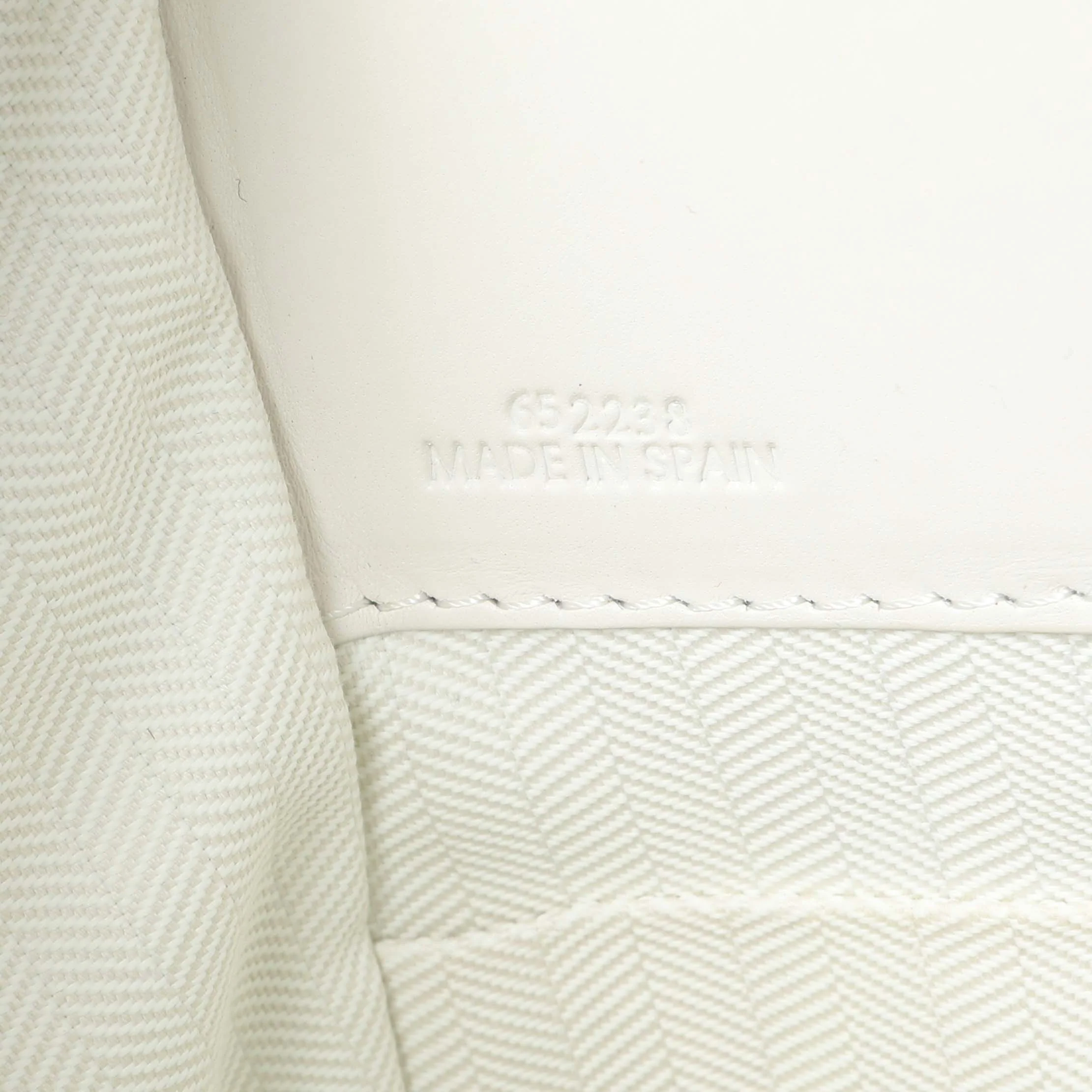 Loewe White Calfskin Compact Hammock Shoulder Bag - Image 7