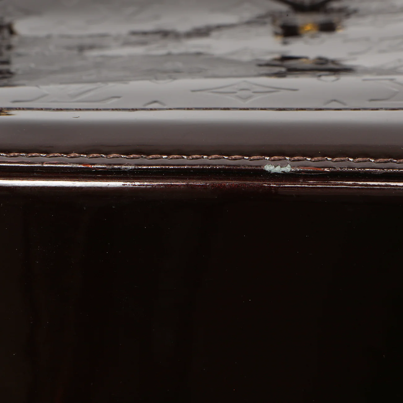 Louis Vuitton Amarante Vernis Alma GM - Image 11