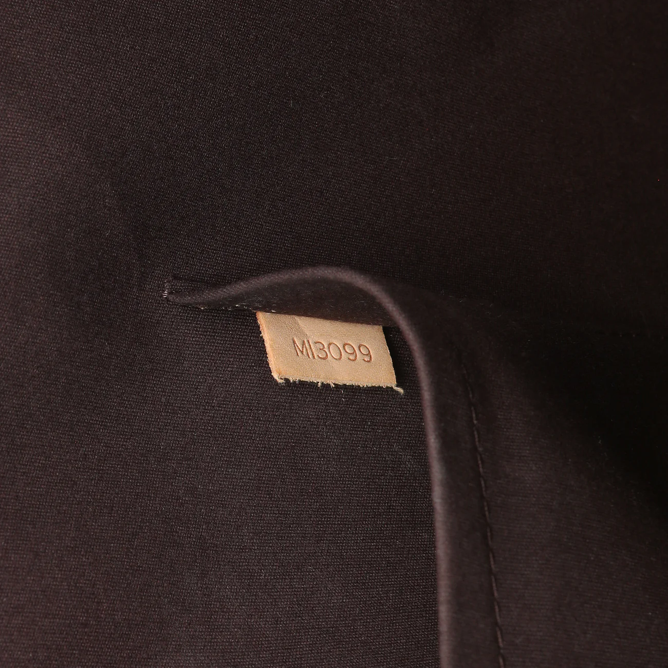 Louis Vuitton Amarante Vernis Alma GM - Image 10