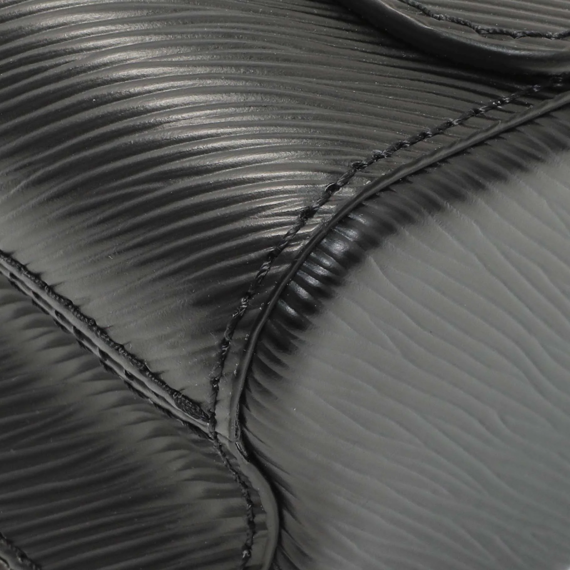 Louis Vuitton Black Epi Twist Shoulder Bag MM - Image 5