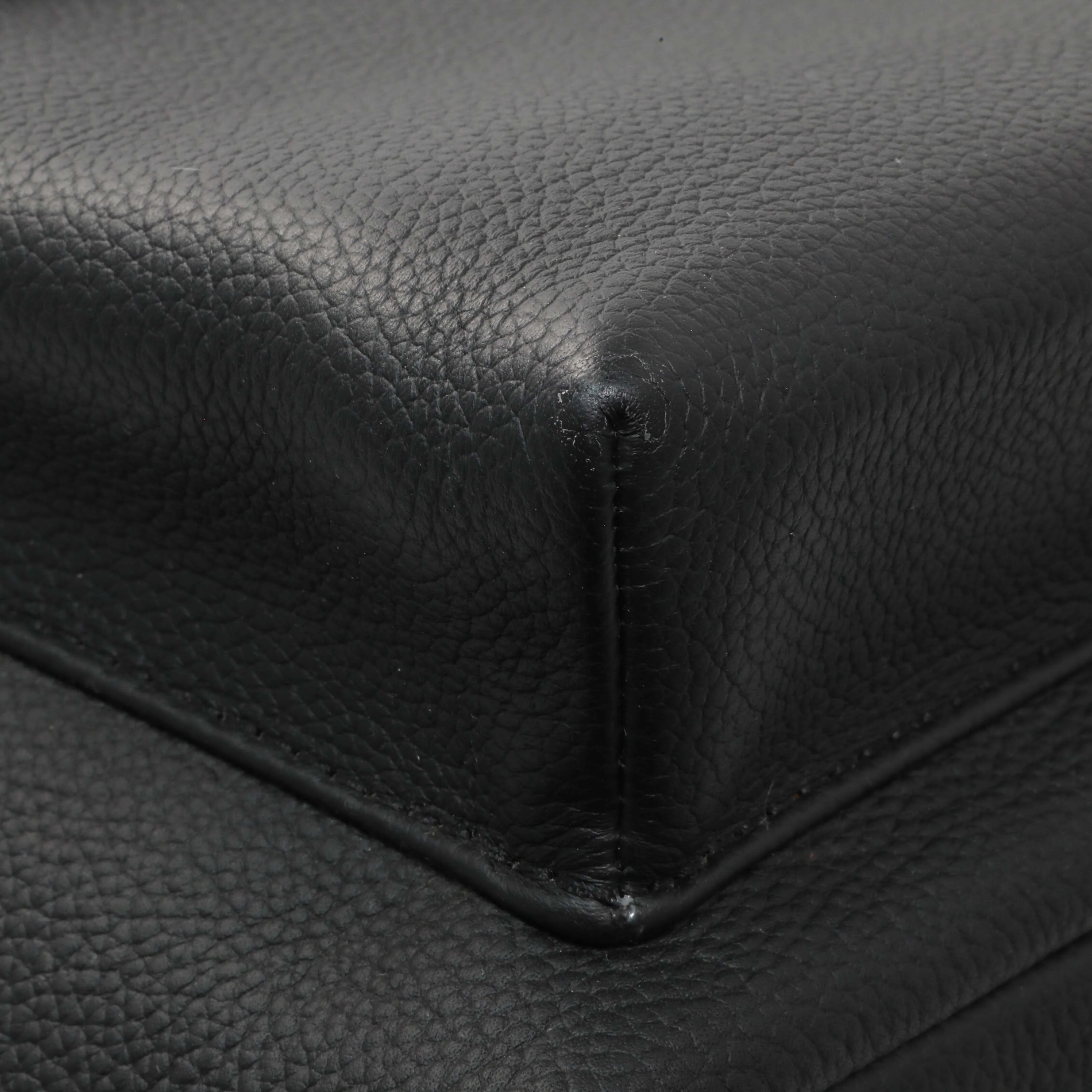 Louis Vuitton Black Grained Calfskin Aerogram Takeoff Backpack - Image 4
