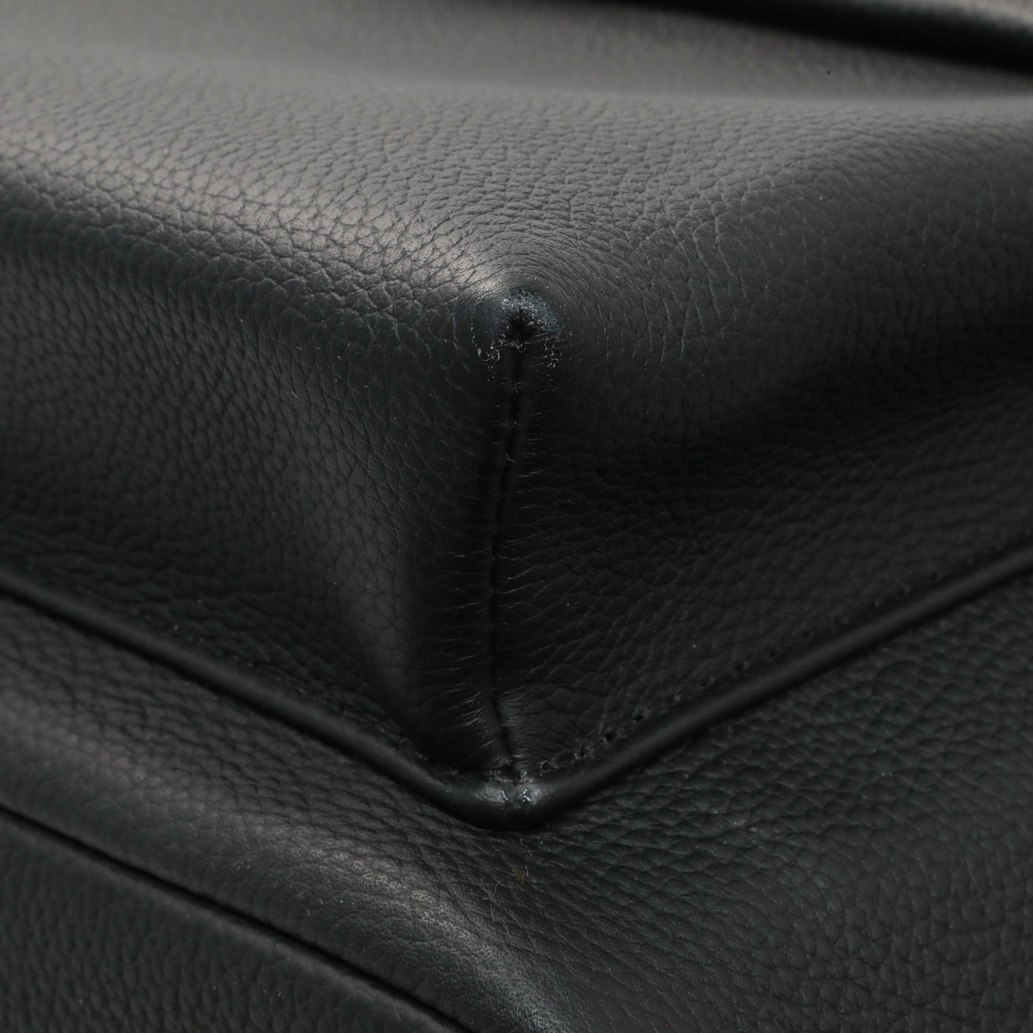 Louis Vuitton Black Grained Calfskin Aerogram Takeoff Backpack - Image 5