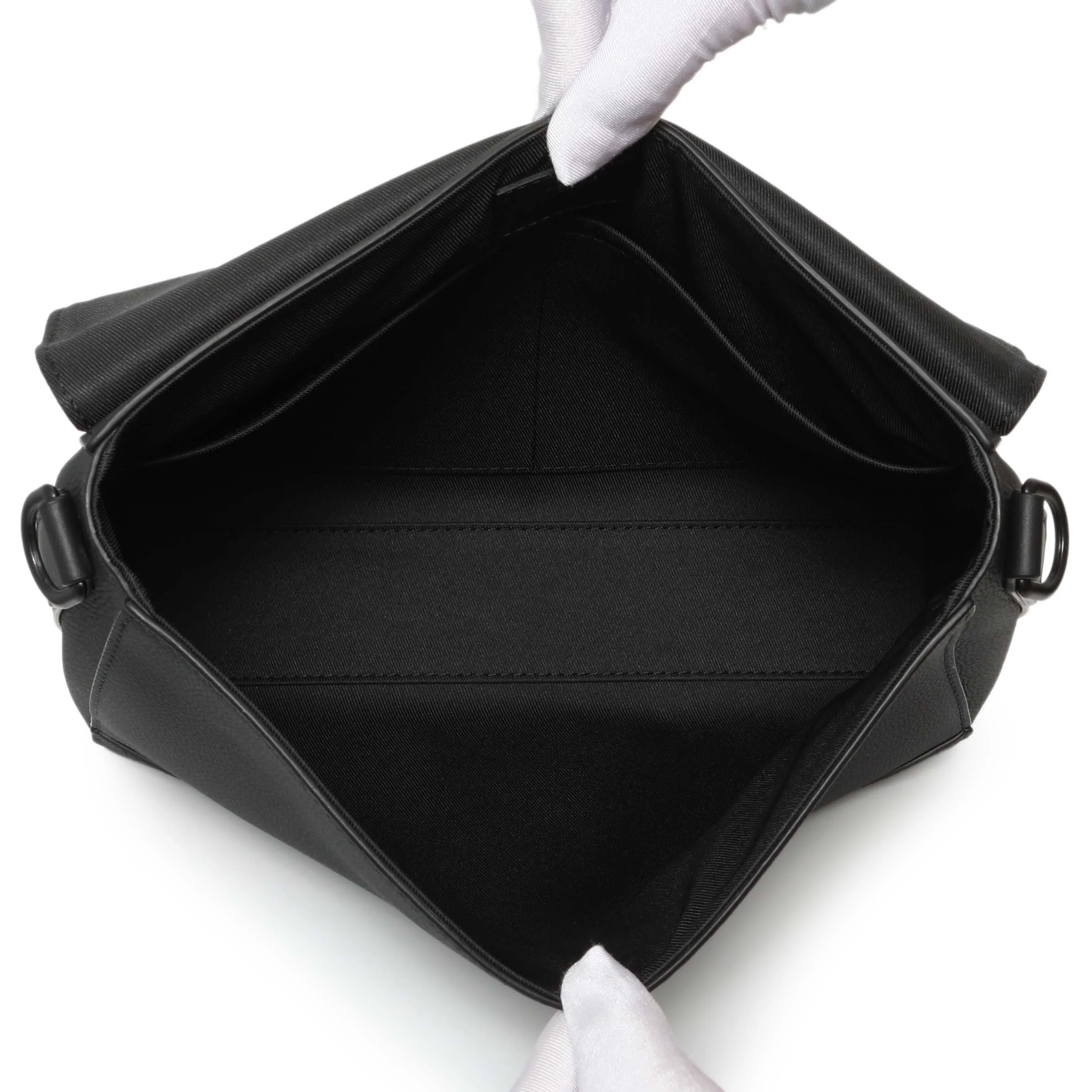 Louis Vuitton Black Grained Calfskin Aerogram Takeoff Messenger - Image 4