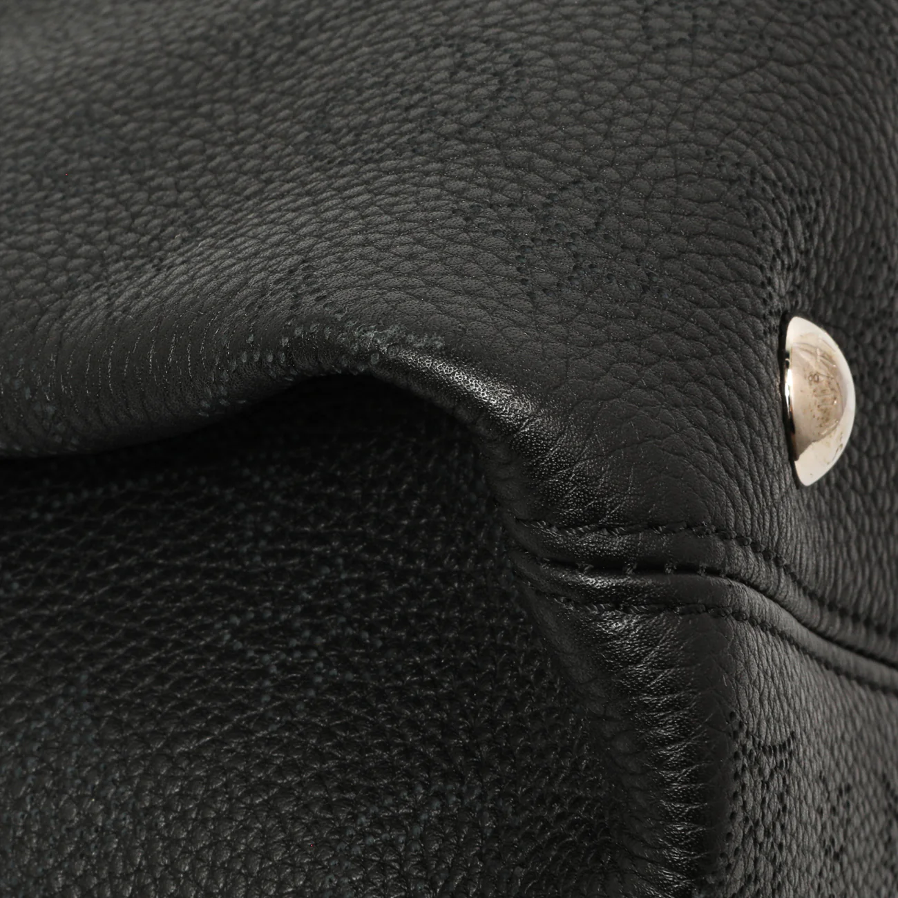 Louis Vuitton Black Mahina Calfskin Sevres - Image 7