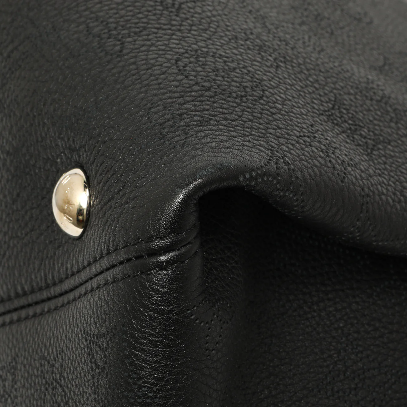 Louis Vuitton Black Mahina Calfskin Sevres - Image 8