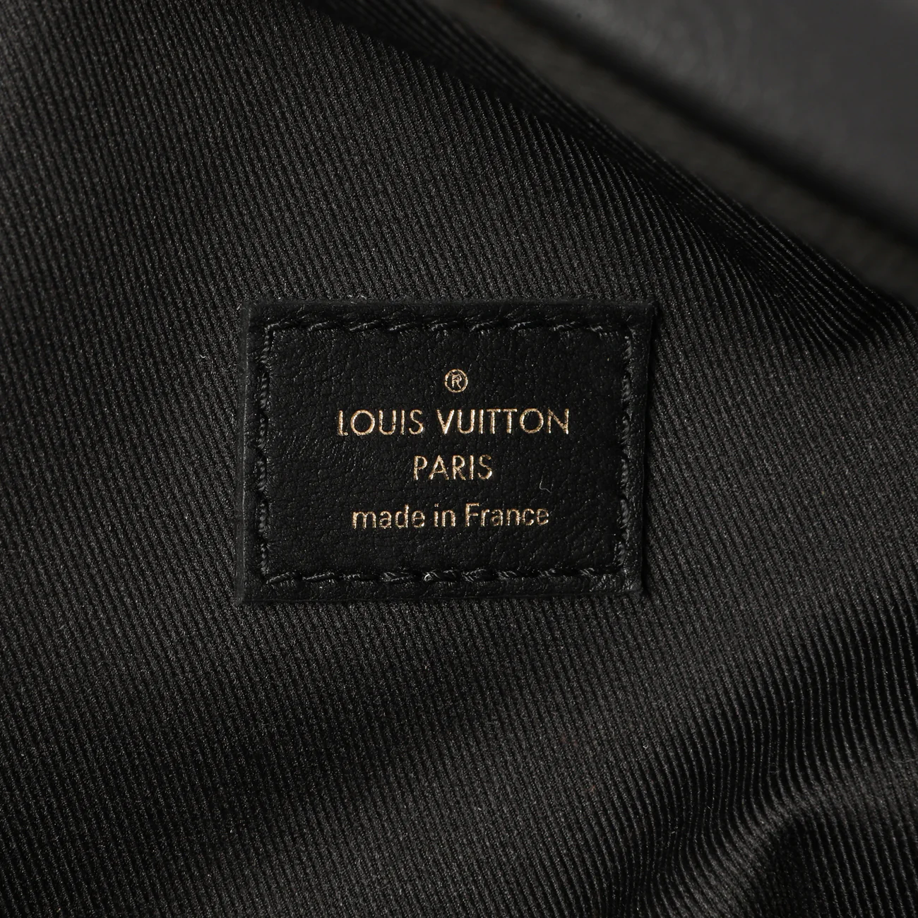 Louis Vuitton Black Quilted Calfskin New Wave Bumbag - Image 5