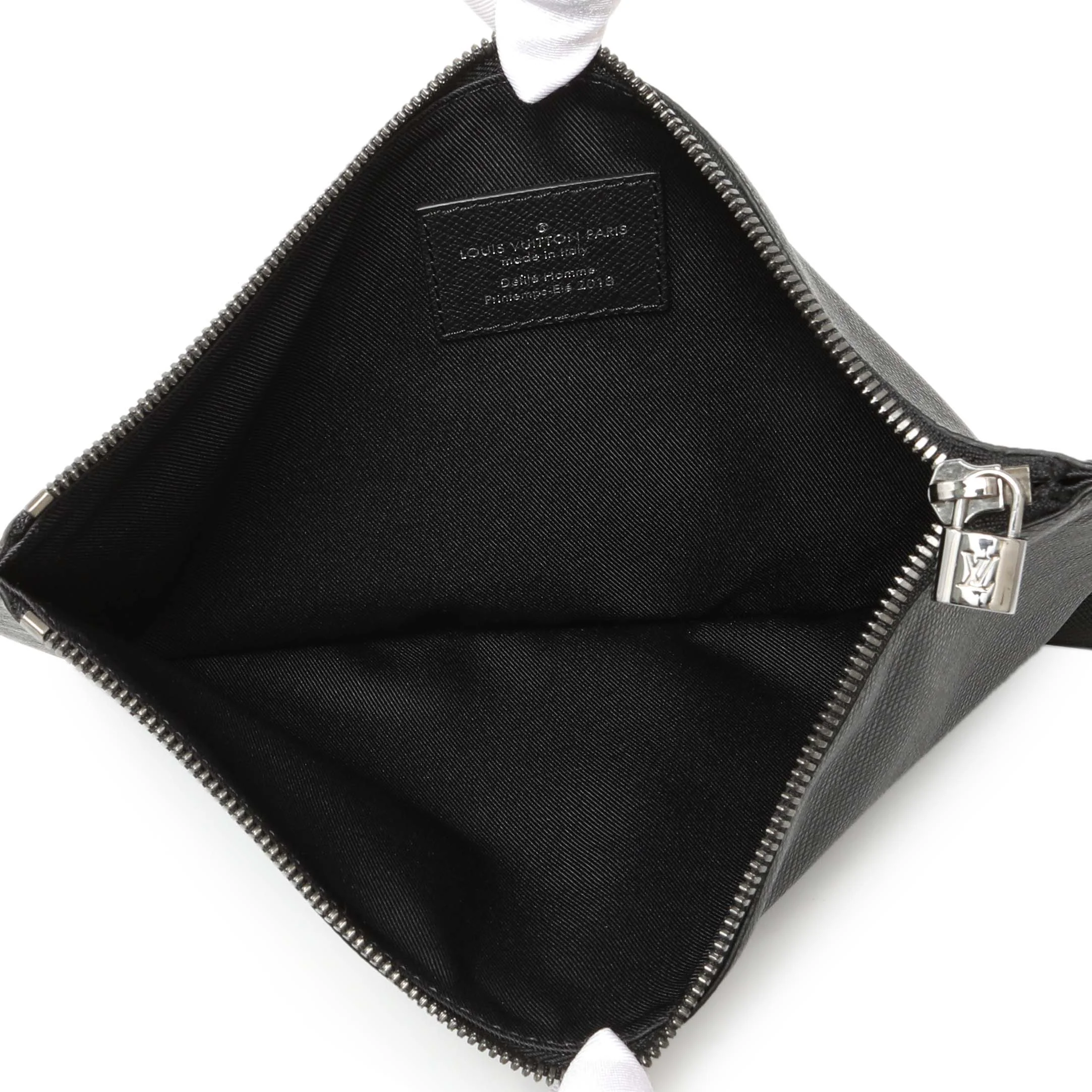 Louis Vuitton Black Taiga Outdoor Cabas - Image 11
