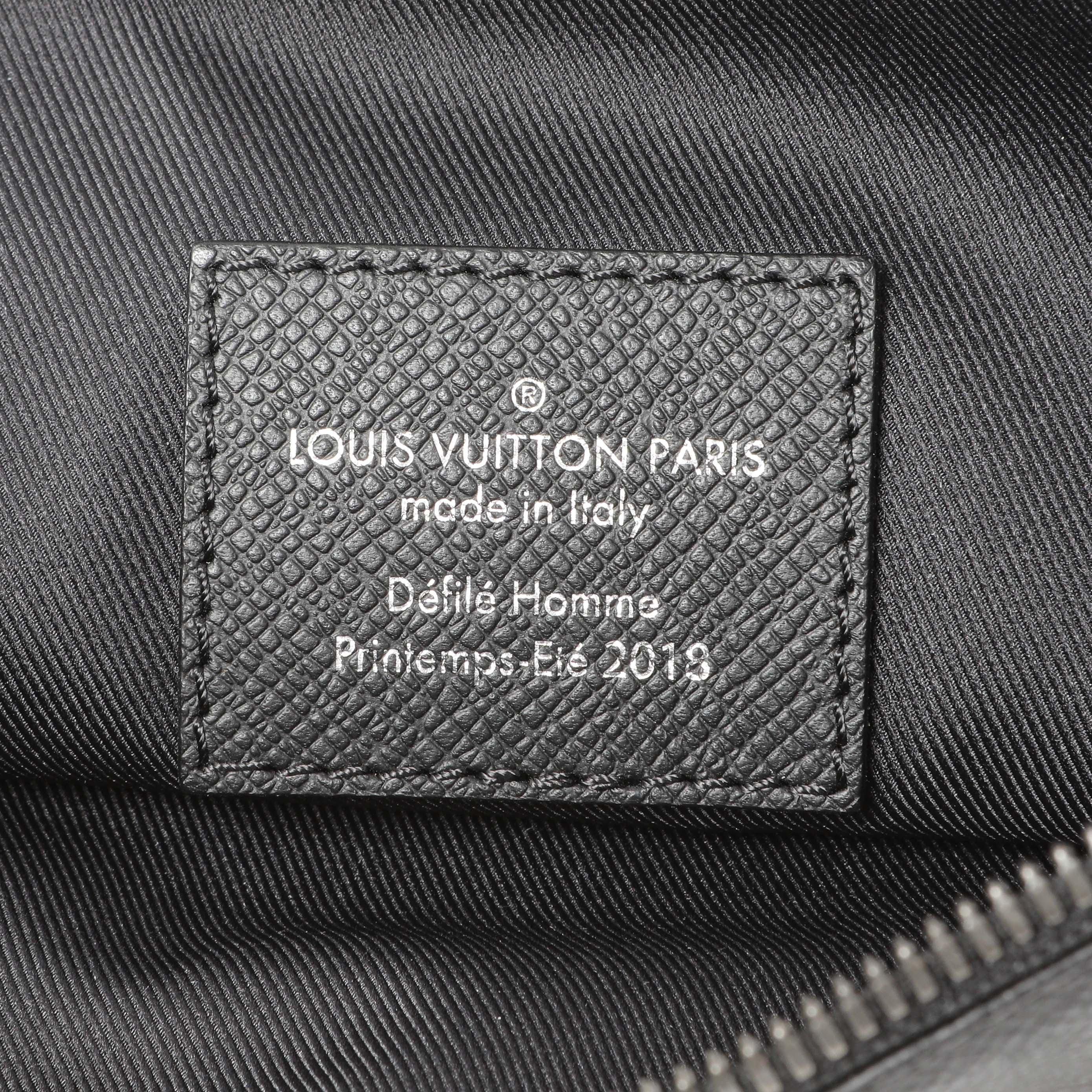 Louis Vuitton Black Taiga Outdoor Cabas - Image 12