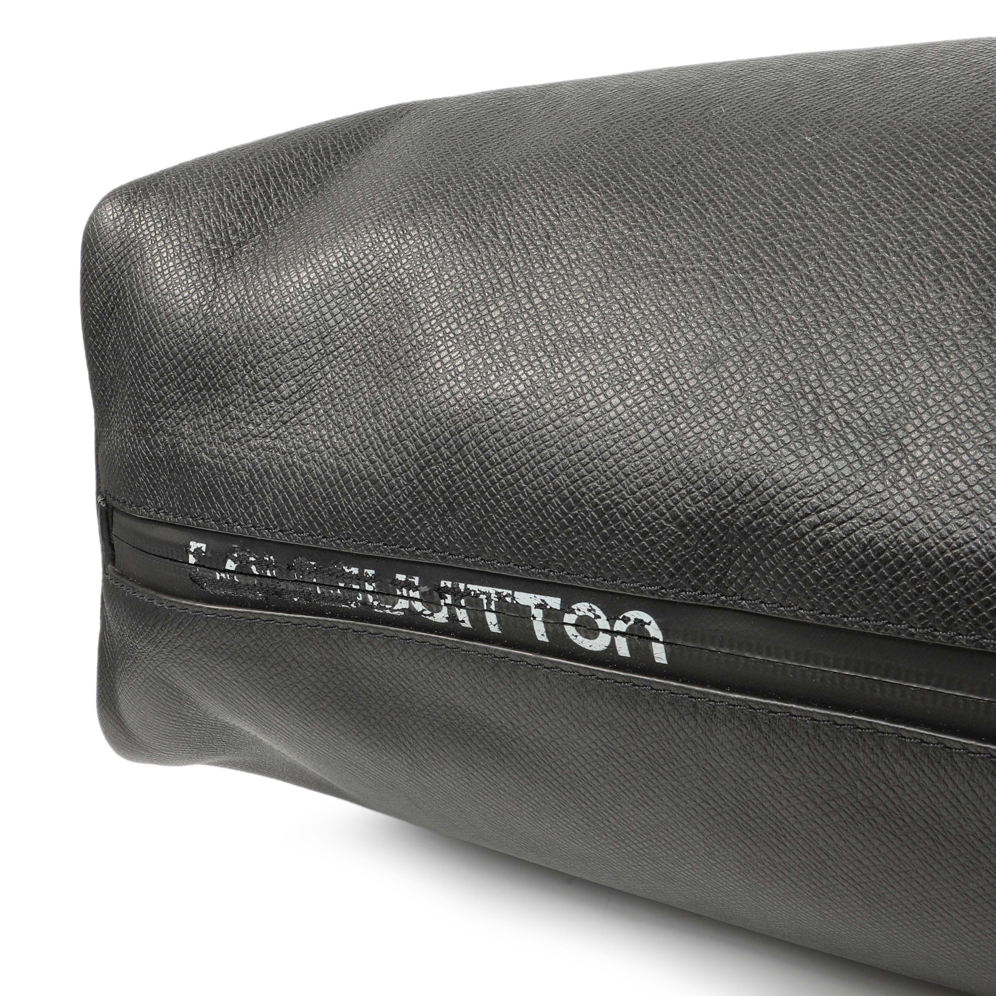 Louis Vuitton Black Taiga Outdoor Cabas - Image 14
