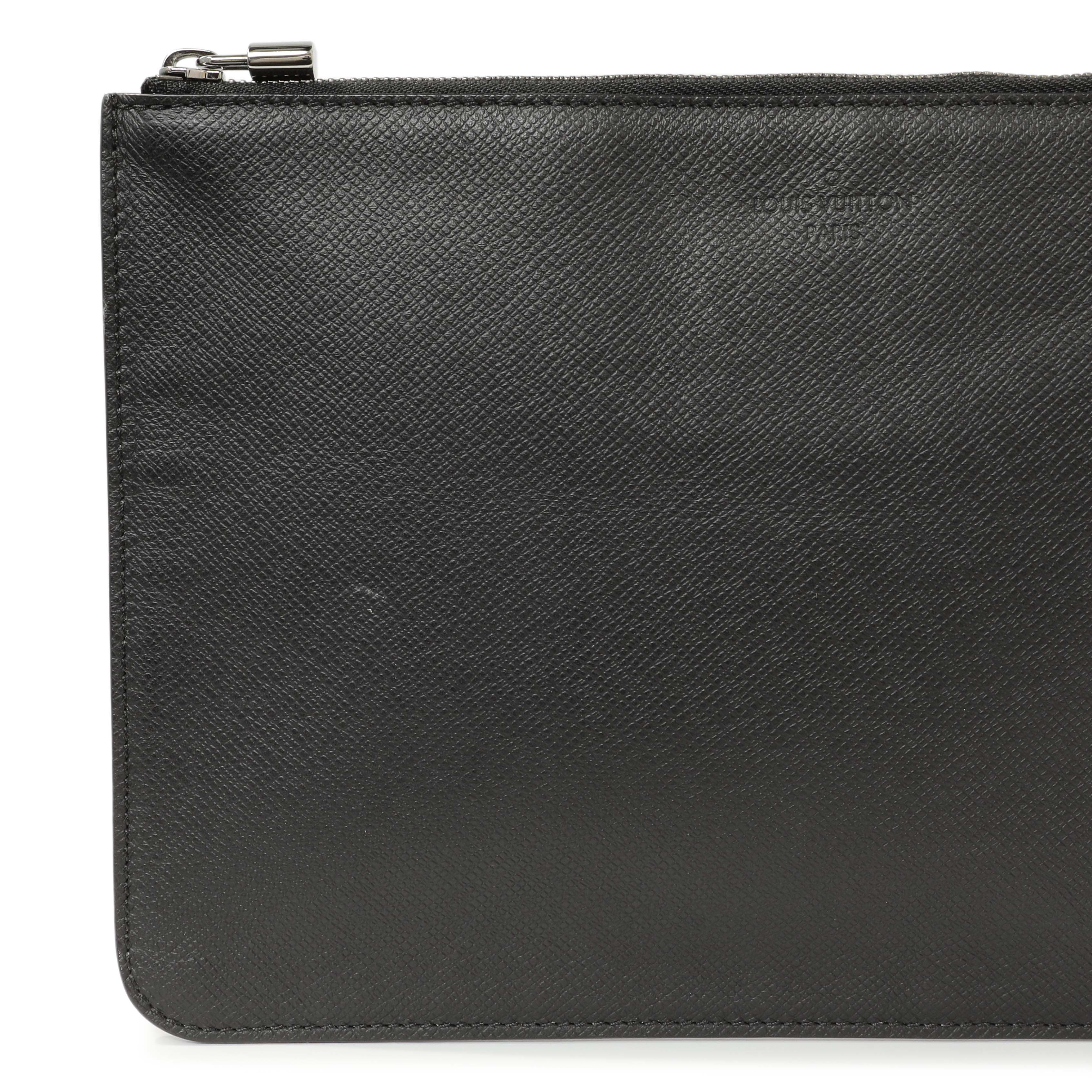 Louis Vuitton Black Taiga Outdoor Cabas - Image 16