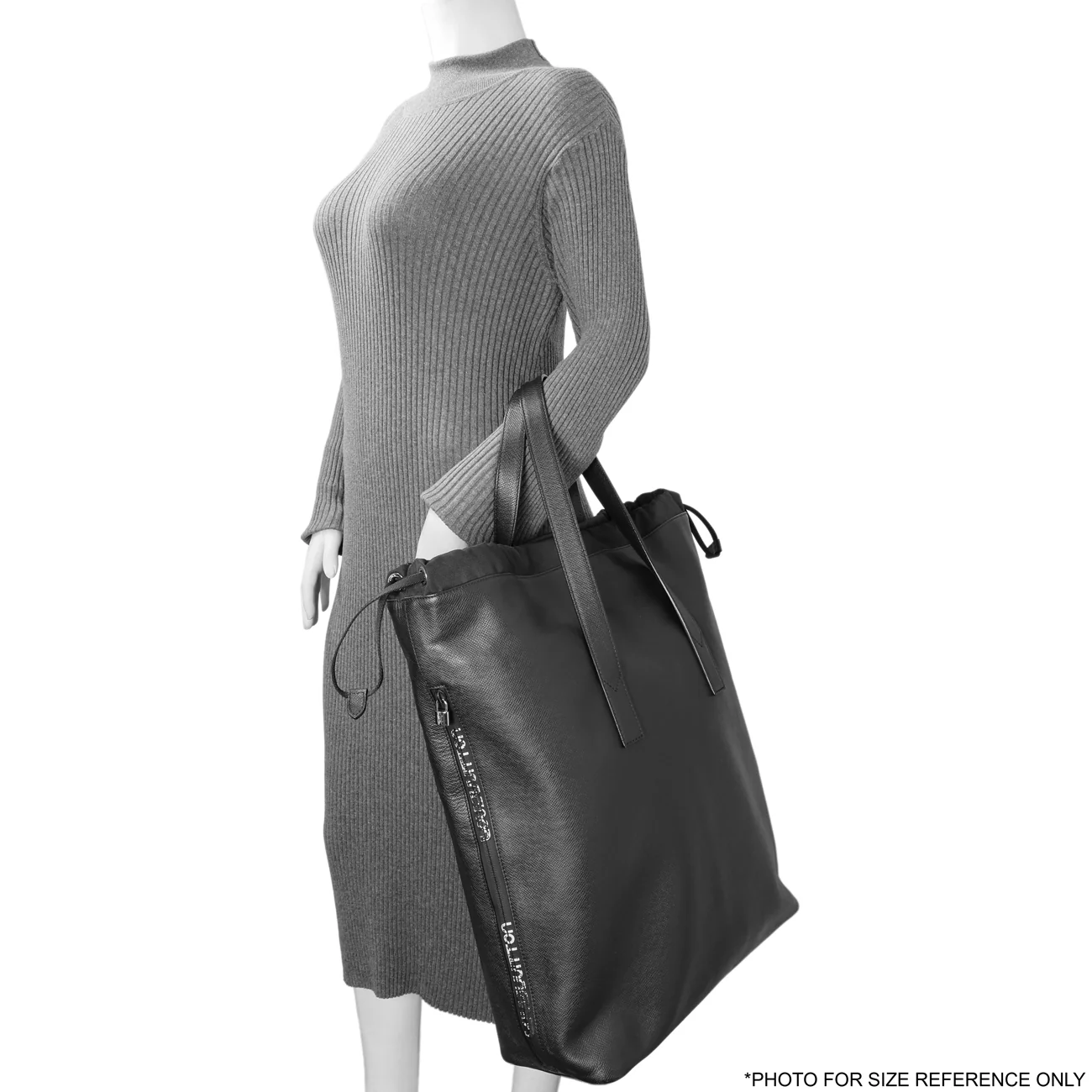 Louis Vuitton Black Taiga Outdoor Cabas - Image 17