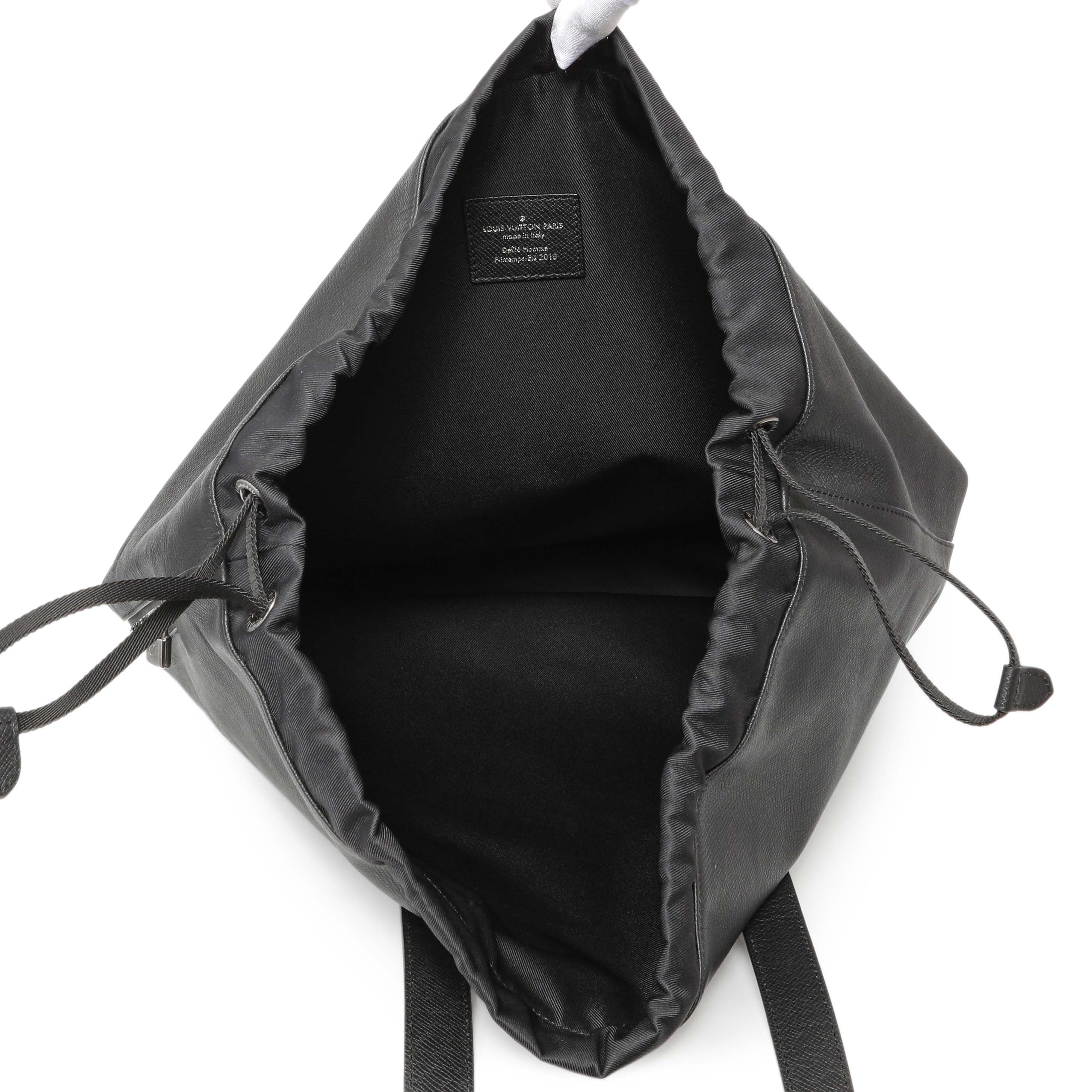 Louis Vuitton Black Taiga Outdoor Cabas - Image 8