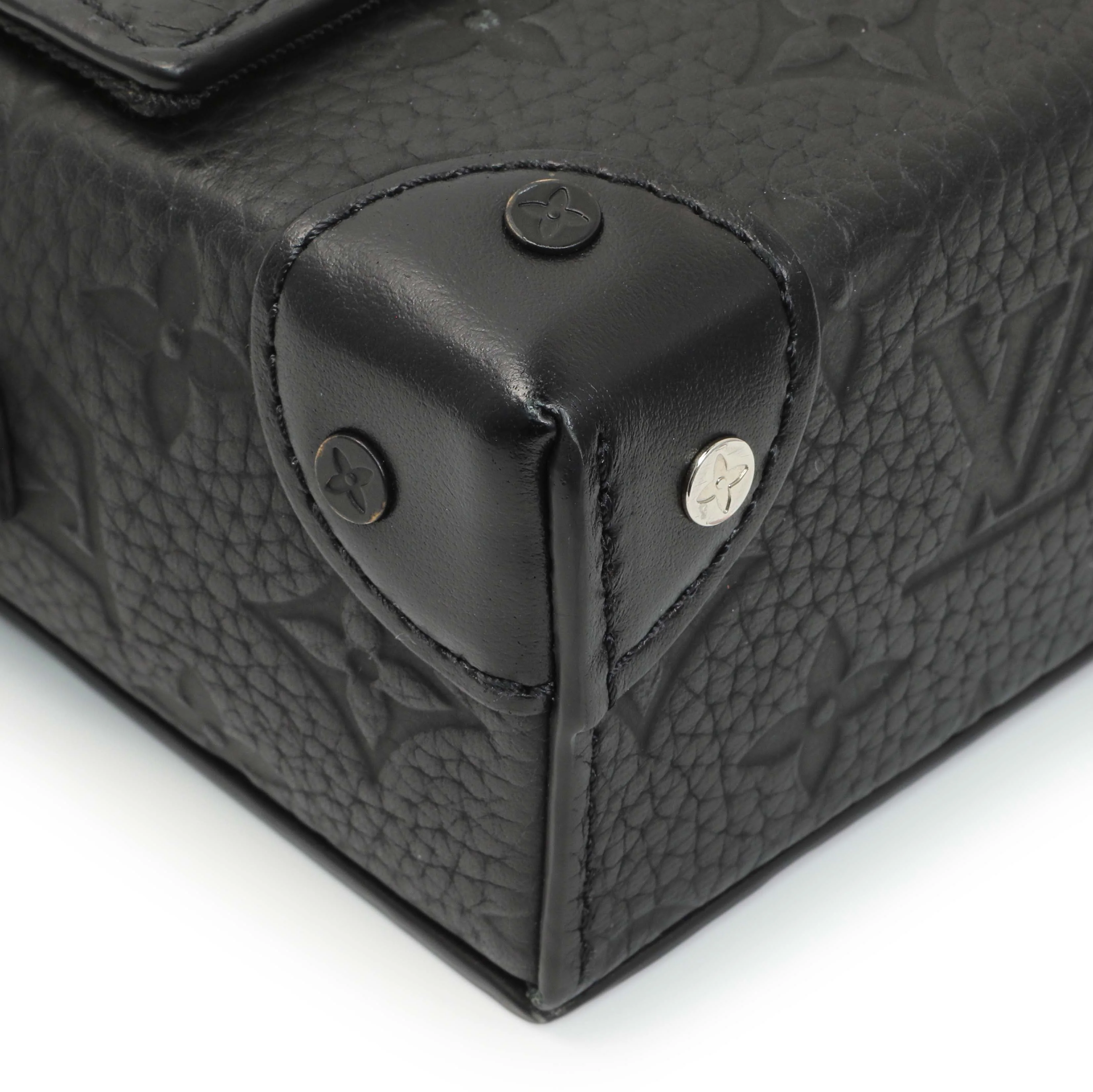 Louis Vuitton Black Taurillon Monogram Steamer Wearable Wallet - Image 4