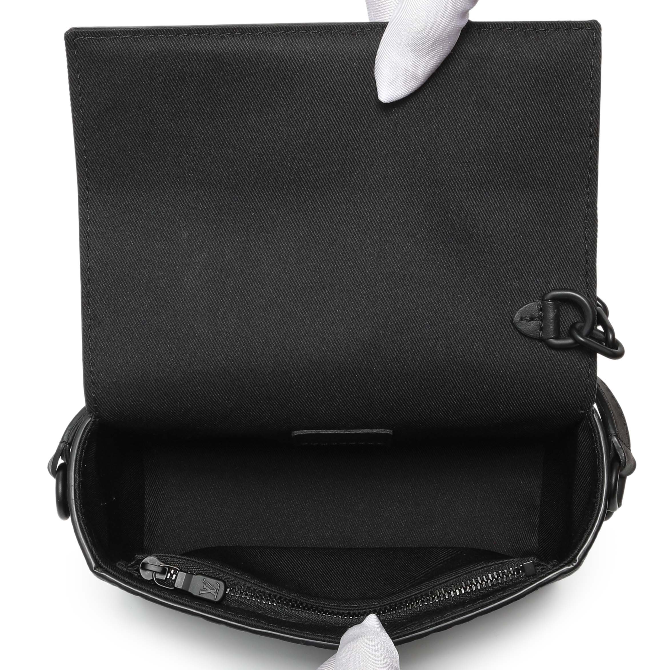 Louis Vuitton Black Taurillon Monogram Steamer Wearable Wallet - Image 8