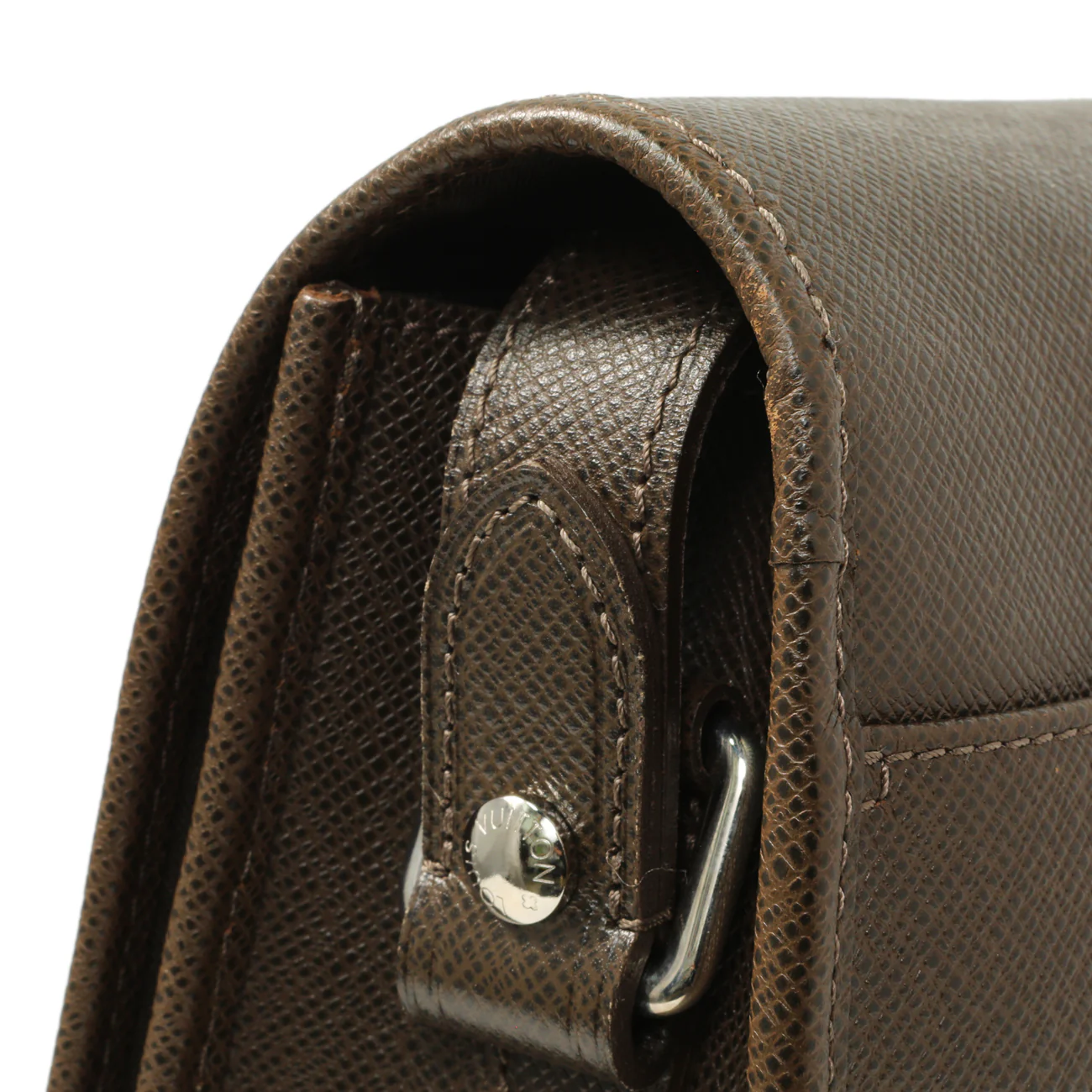 Louis Vuitton Brown Taiga Andrei Messenger - Image 11
