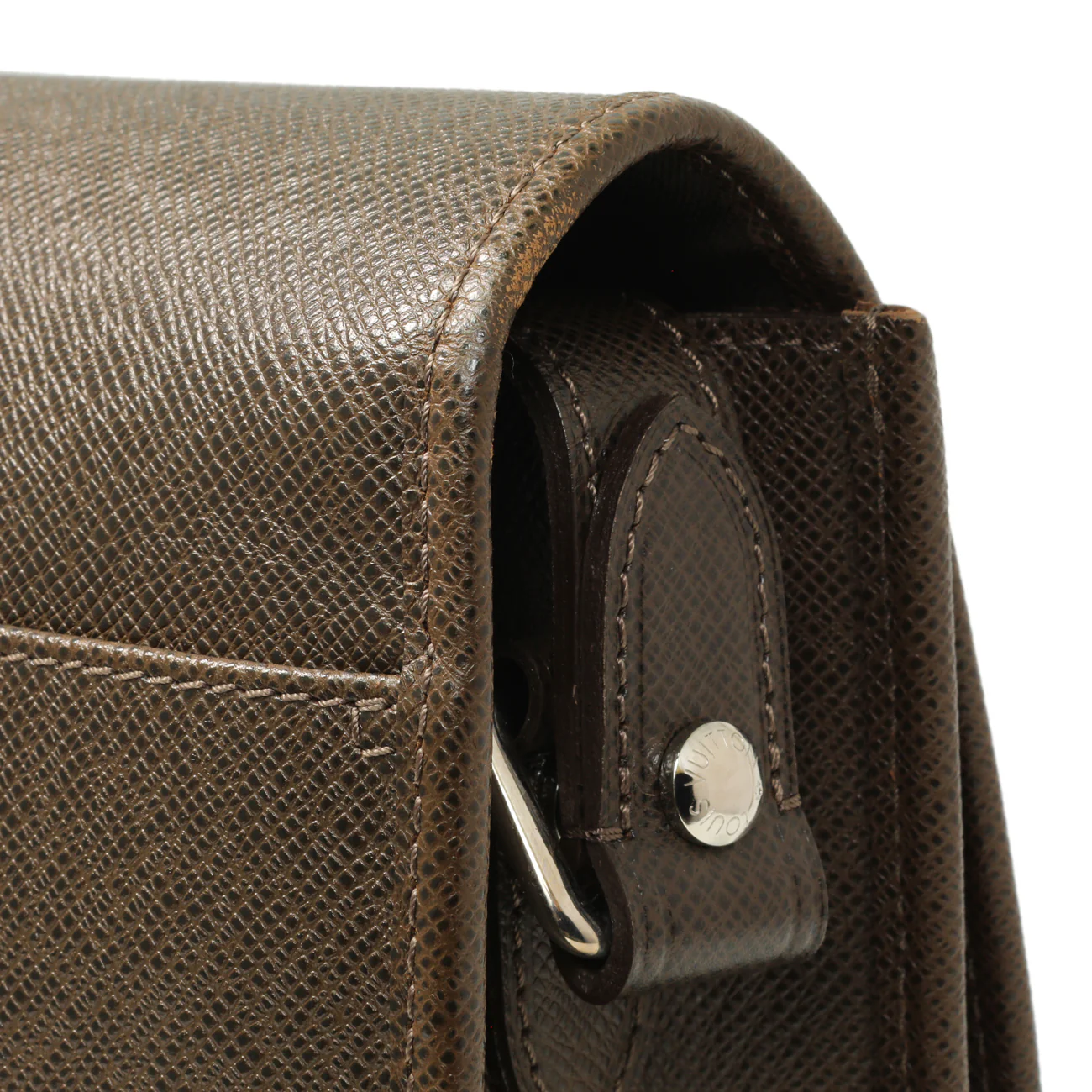 Louis Vuitton Brown Taiga Andrei Messenger - Image 12