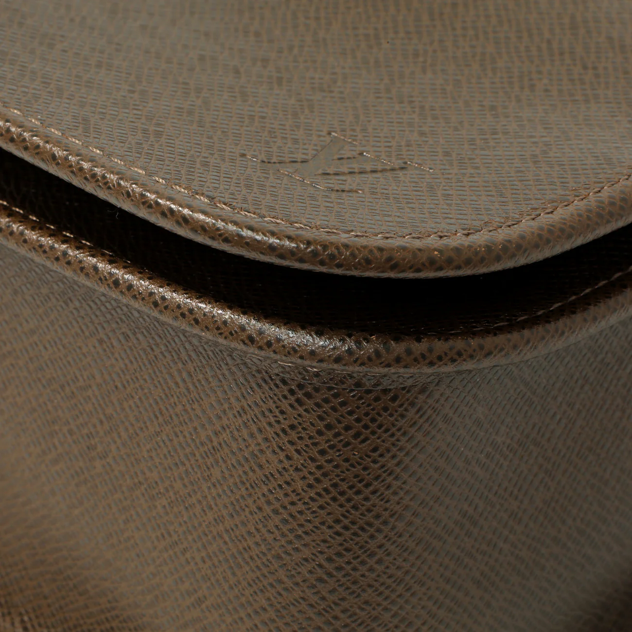 Louis Vuitton Brown Taiga Andrei Messenger - Image 5