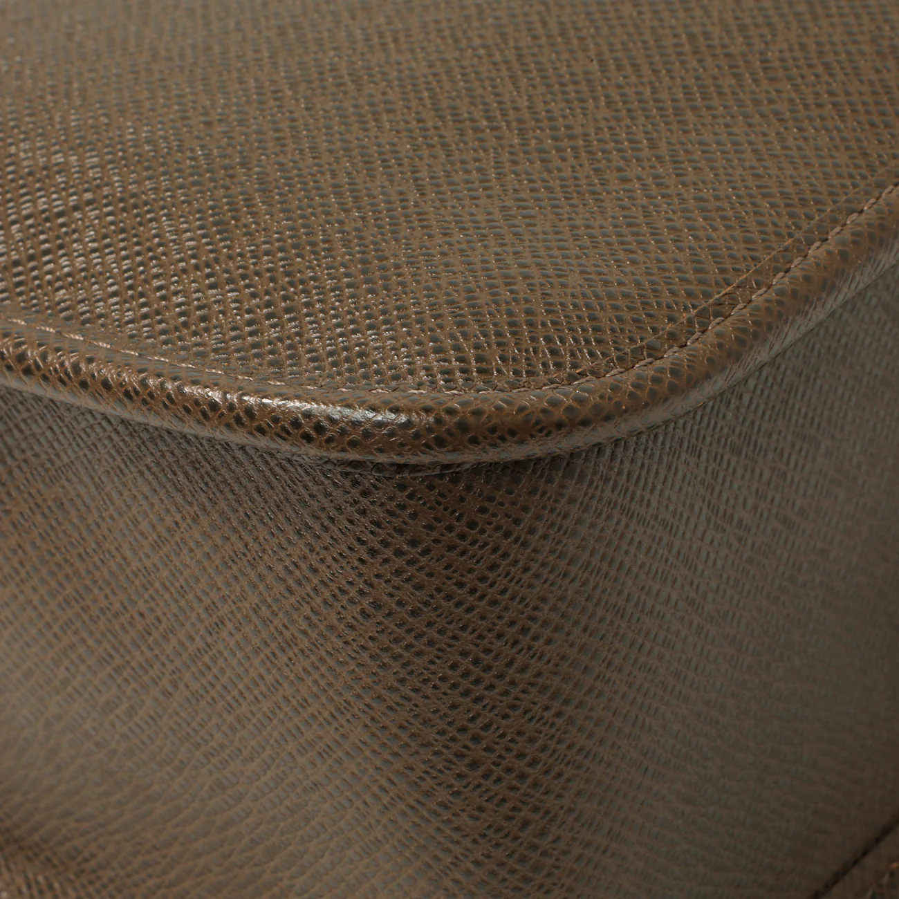 Louis Vuitton Brown Taiga Andrei Messenger - Image 6