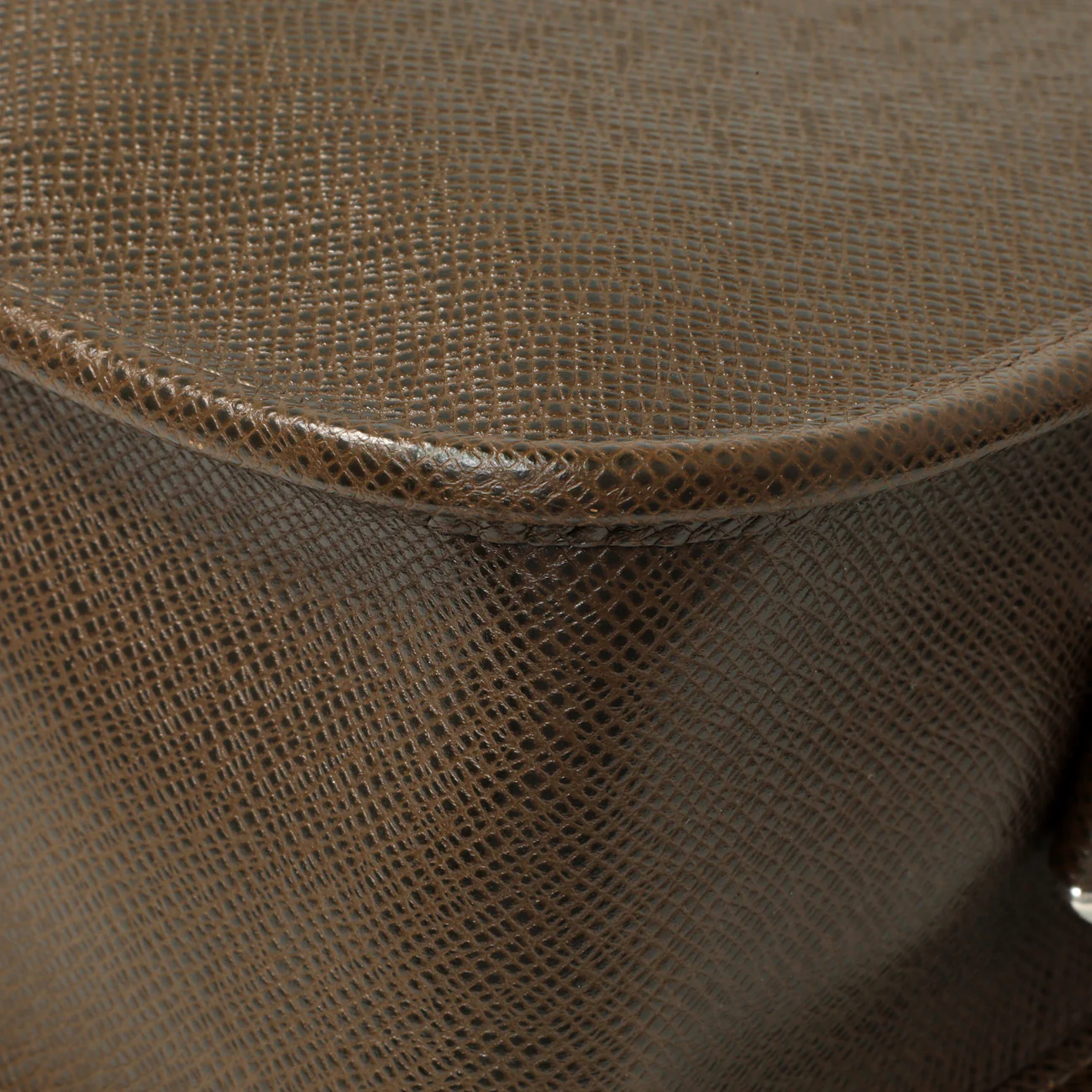 Louis Vuitton Brown Taiga Andrei Messenger - Image 7