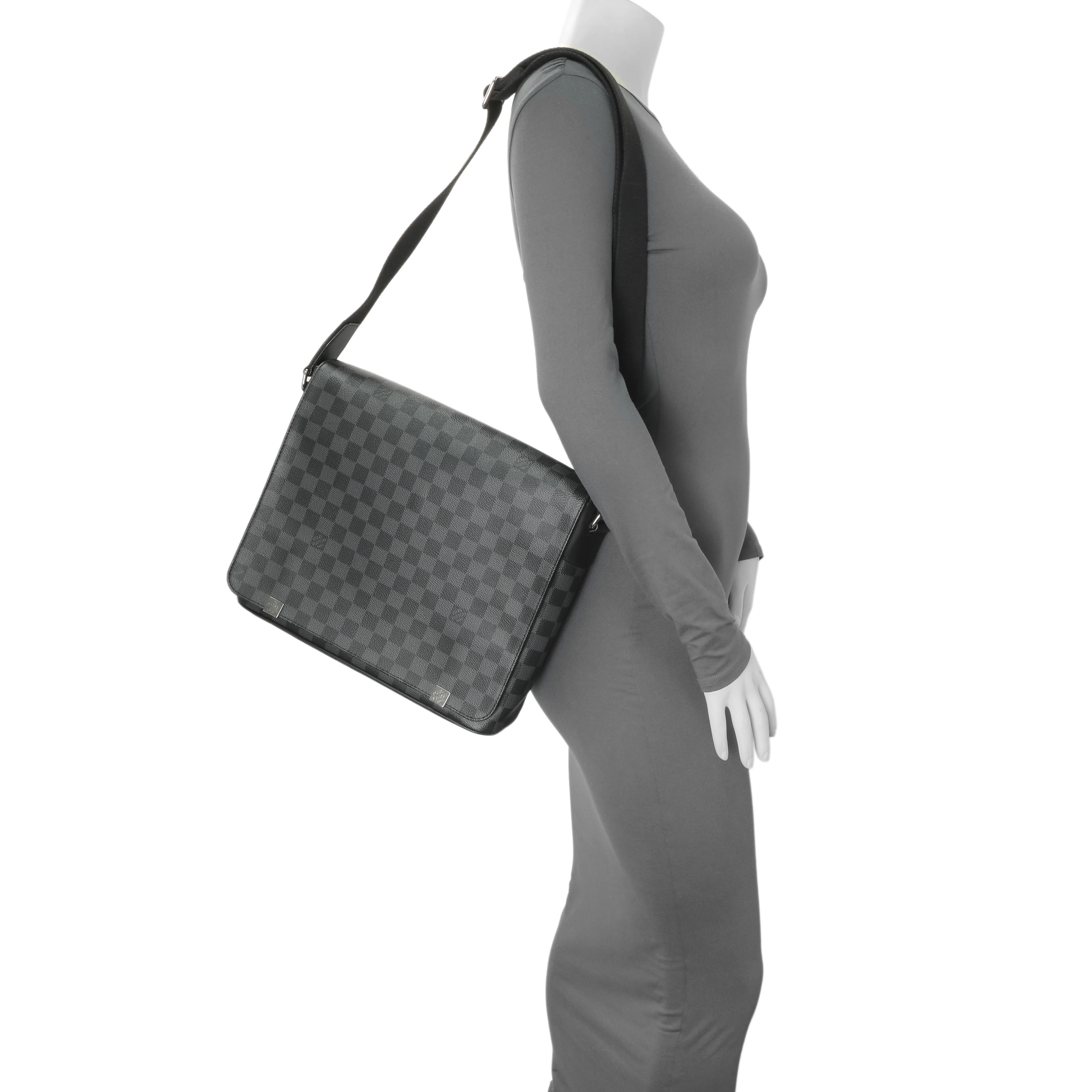 Louis Vuitton Damier Graphite District Messenger - Image 11