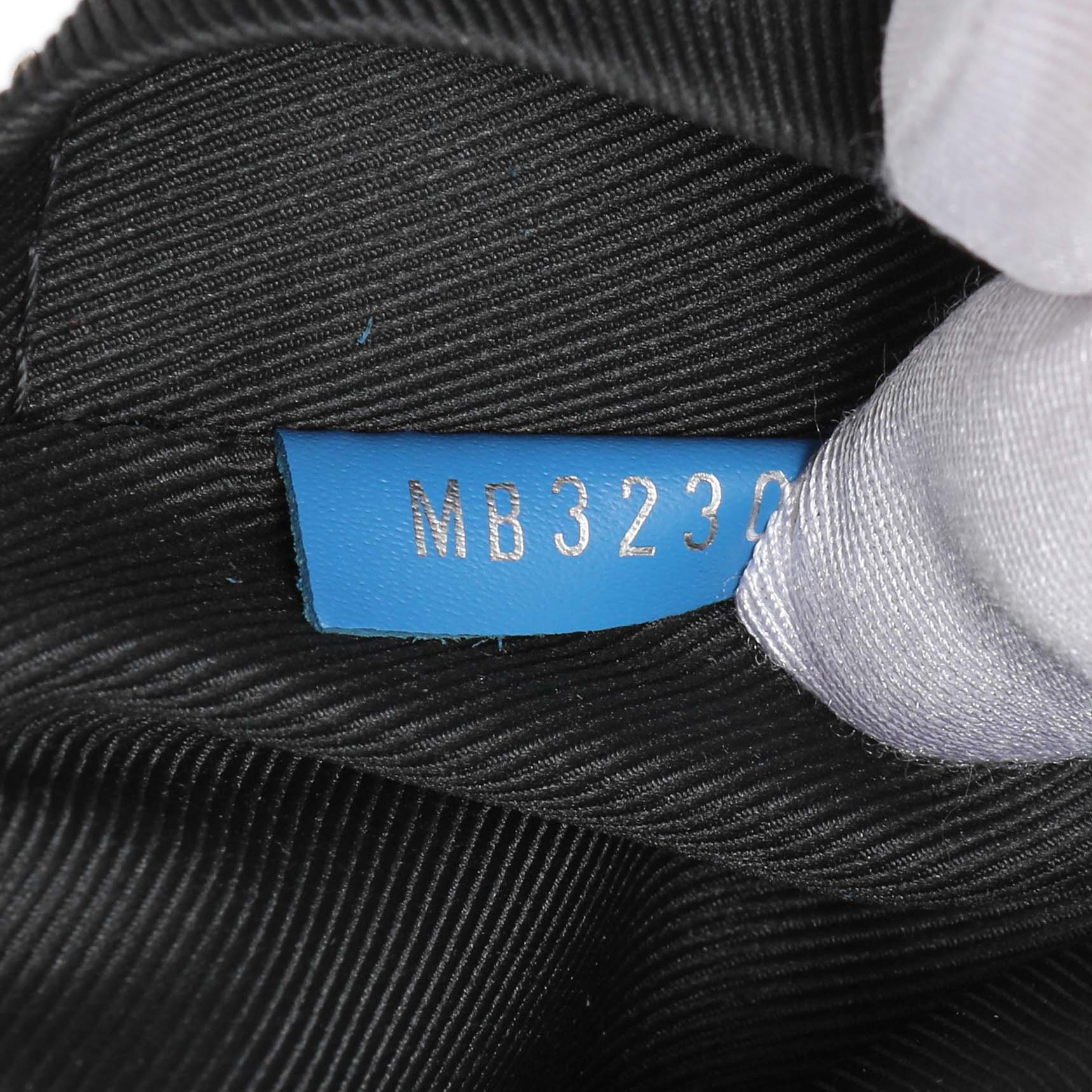 Louis Vuitton Damier Graphite Giant Avenue Sling Backpack - Image 6