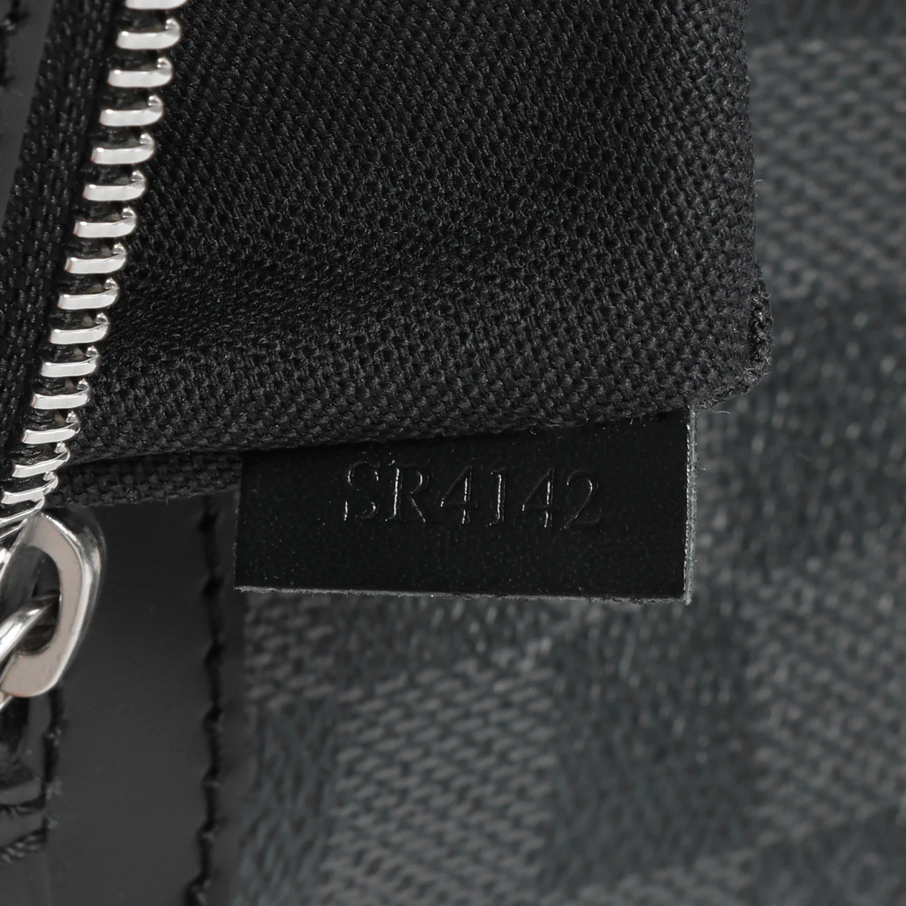 Louis Vuitton Damier Graphite Mick MM - Image 9