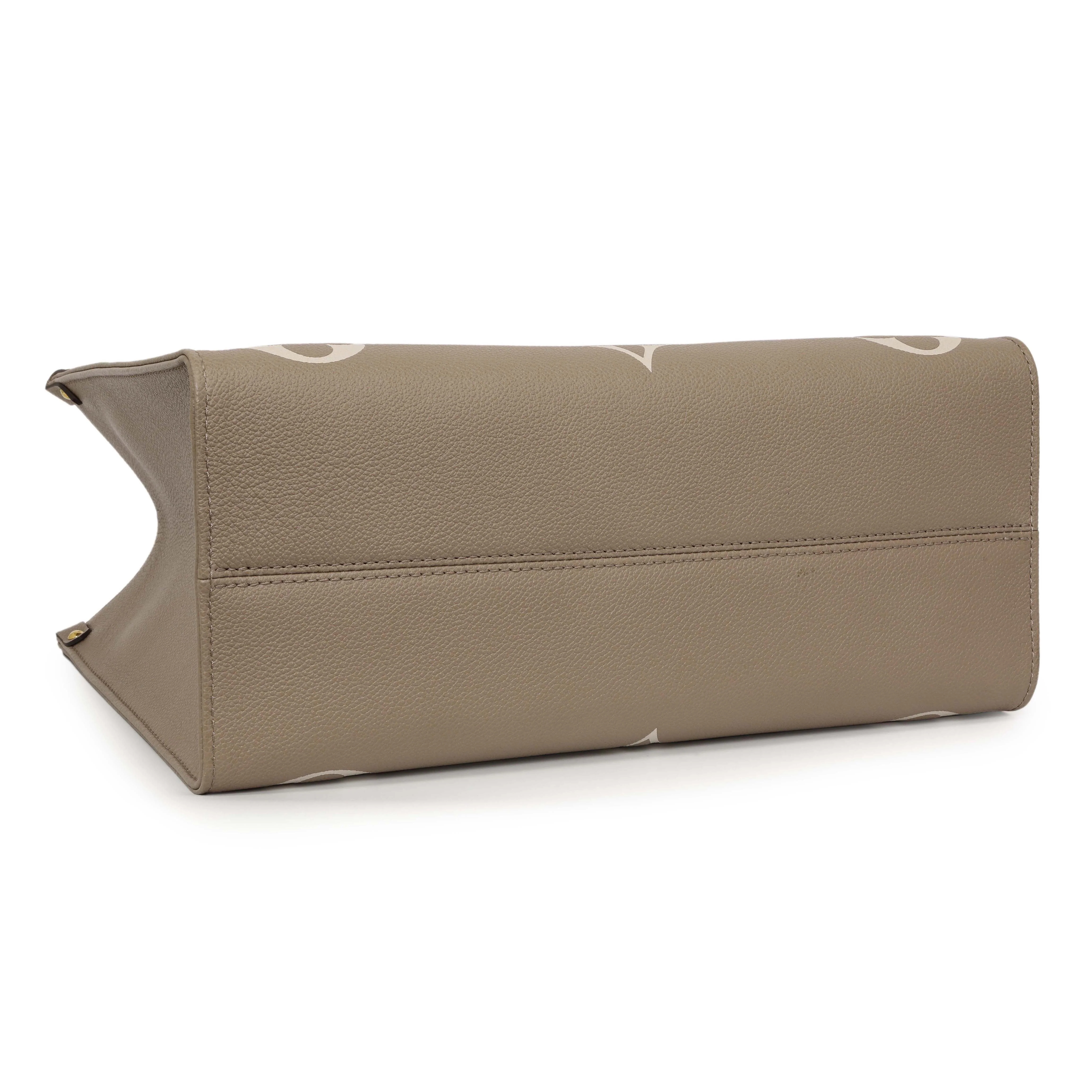 Louis Vuitton Empreinte Monogram Giant Onthego MM - Image 3
