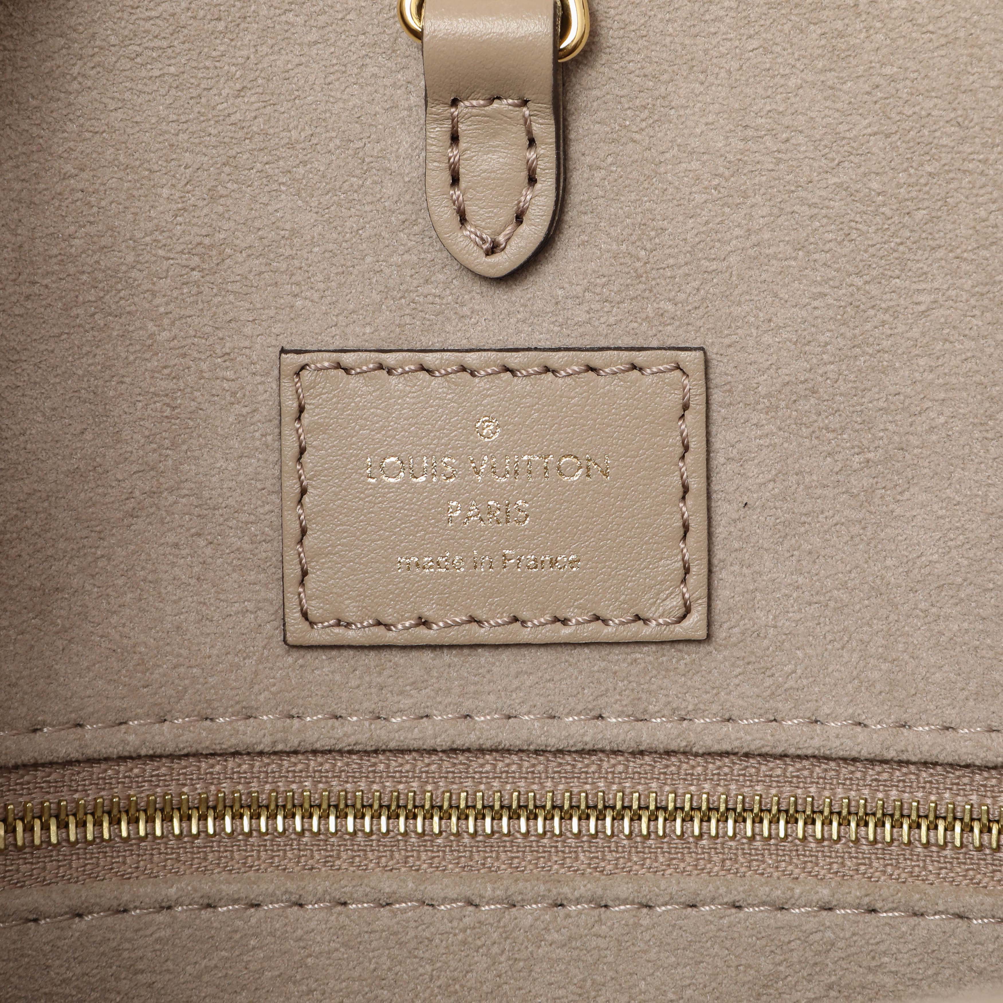 Louis Vuitton Empreinte Monogram Giant Onthego MM - Image 5
