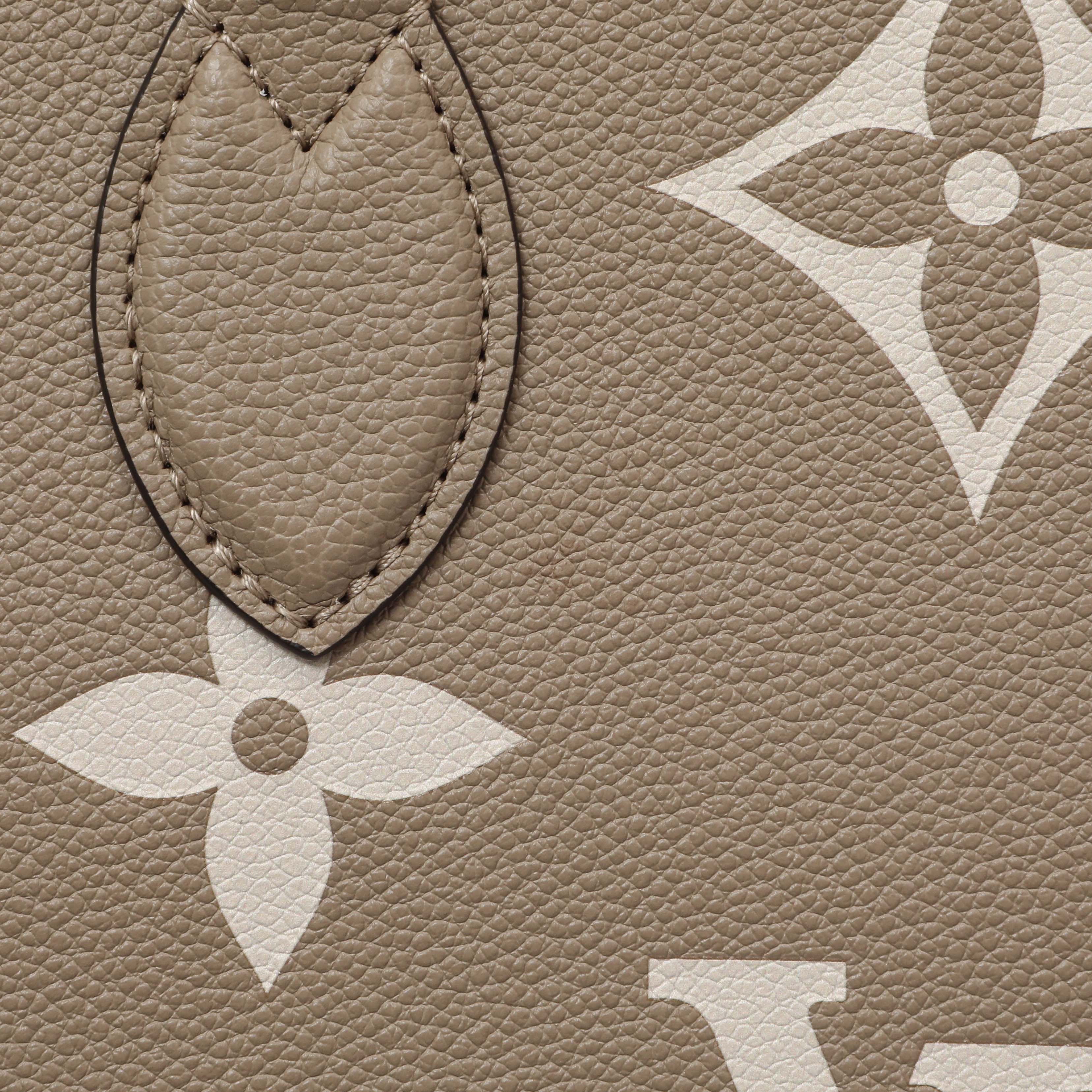 Louis Vuitton Empreinte Monogram Giant Onthego MM - Image 7