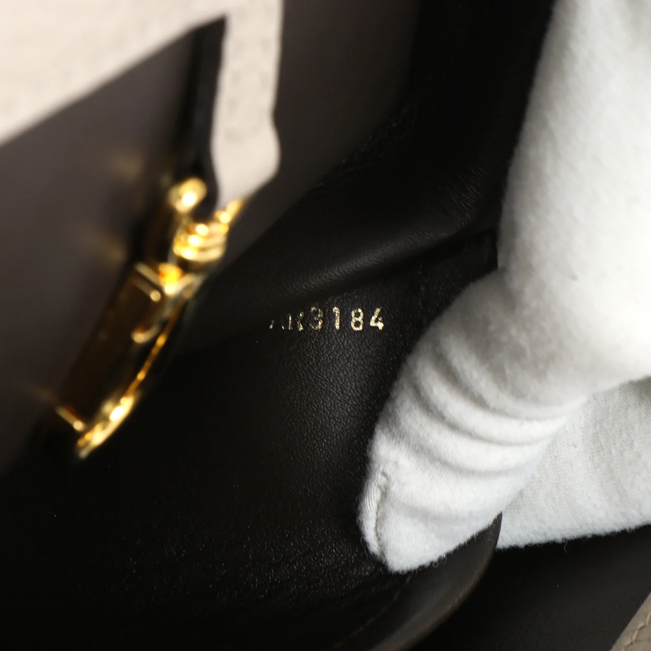 Louis Vuitton Galet Taurillon Leather Capucines MM - Image 14