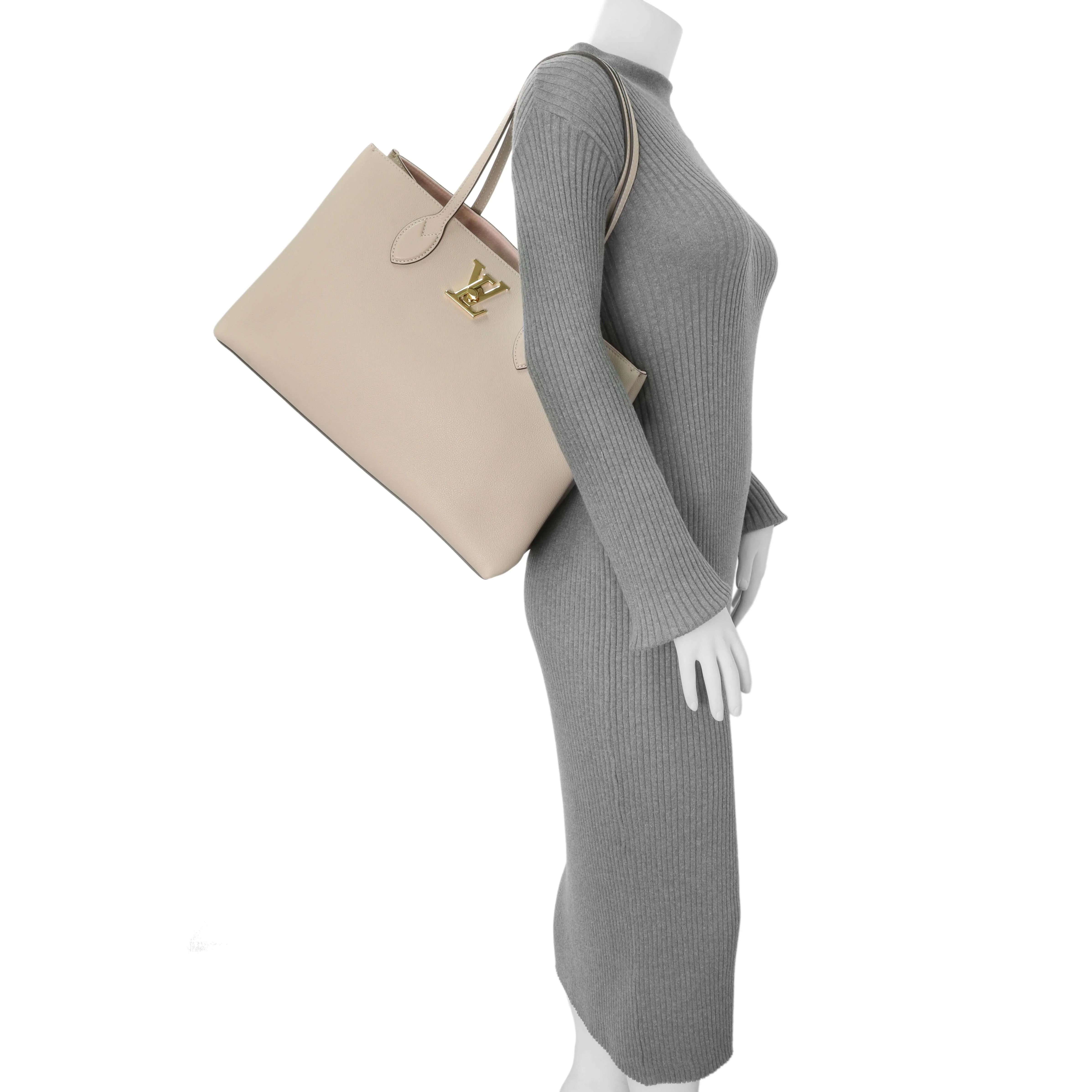 Louis Vuitton Greige Grained Calfskin Lockme Shopper - Image 10